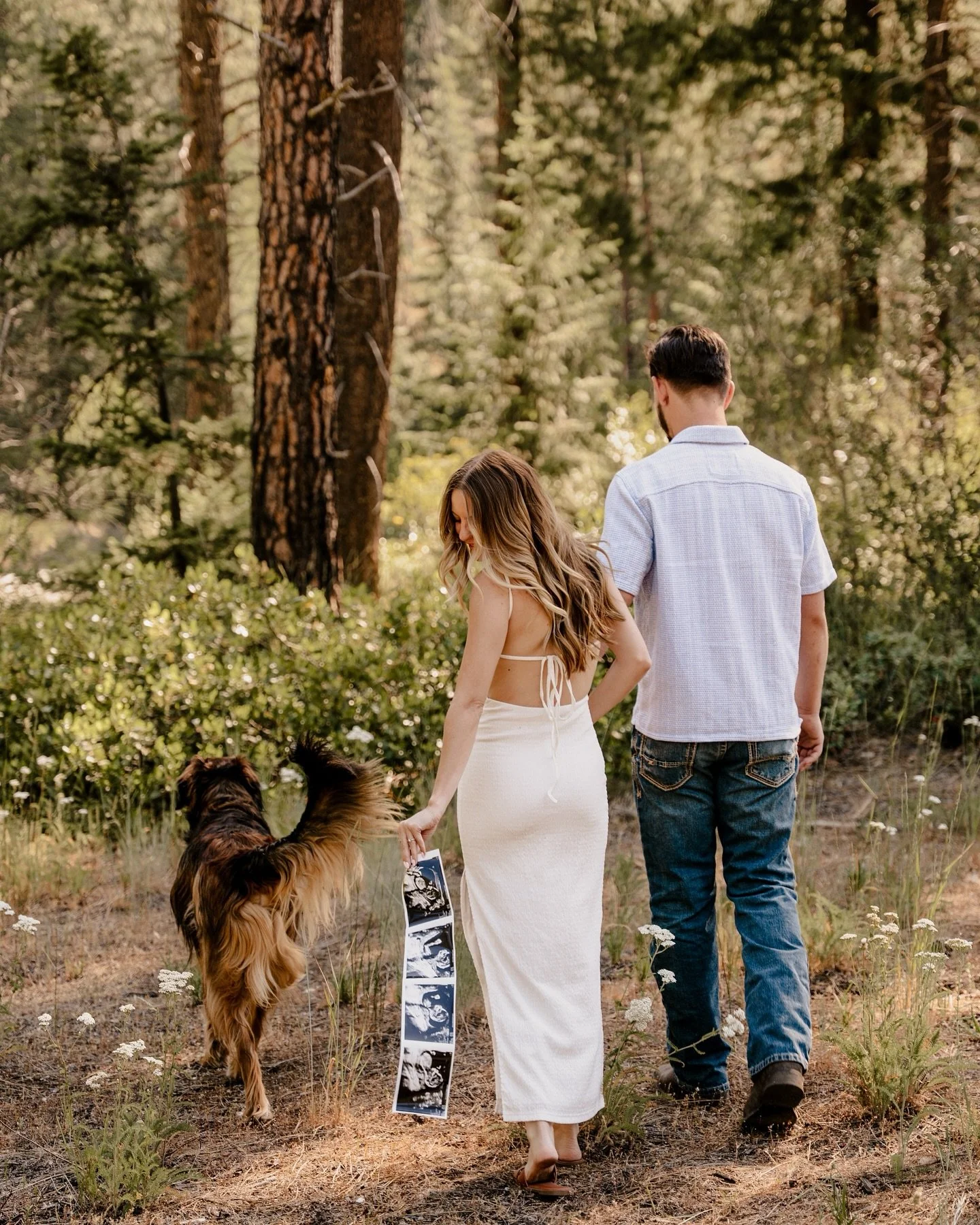 Oh how I love precious maternity sessions! 🥹Especially when they include your furry friends! These two started their session with a gender reveal and then basked in the joy of knowing they&rsquo;re going to have a baby girl! These moments are always