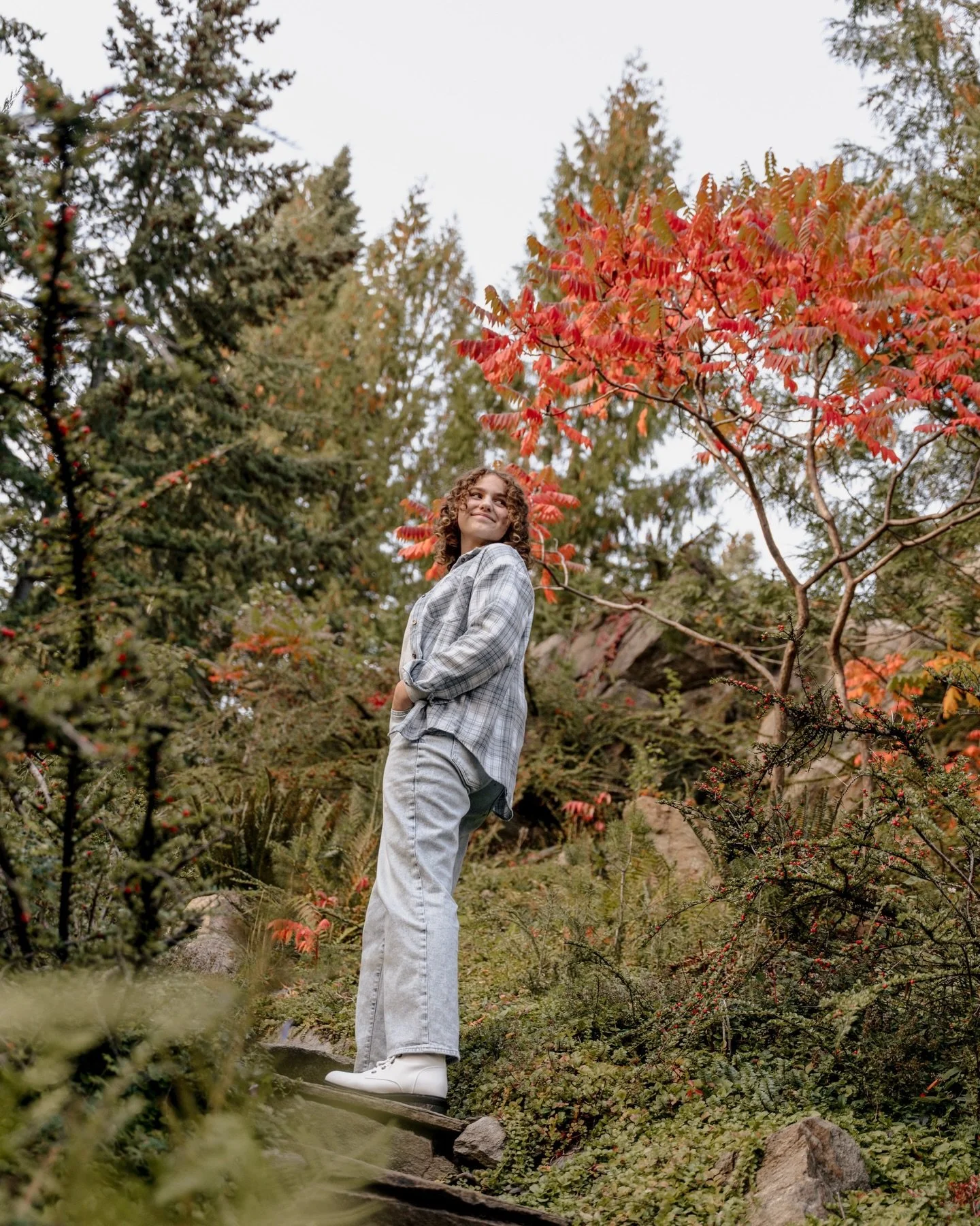 This cool gal came all the way from Ellensburg to get her senior photos taken! Truly, it&rsquo;s such an honor when people want to drive to have me take their photos. We spent our time wandering around Ohme Gardens, the last day before they closed! S