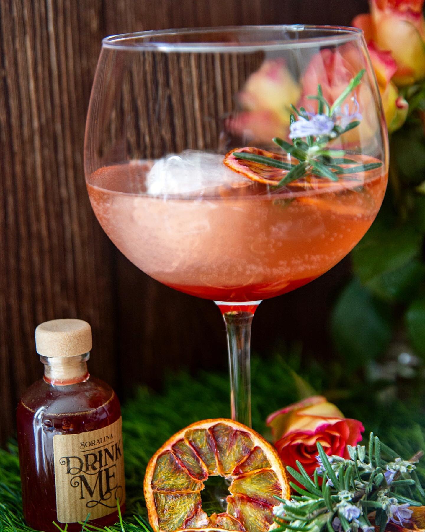 A forever-favourite: Blood Orange and Rosemary G&amp;T! Link in bio to order your home cocktail kit ⬆️ 

.
.
.
.
.
#gincocktails #cocktailkit #ukgifts #cocktailtime #drinkporn #ginandtonic