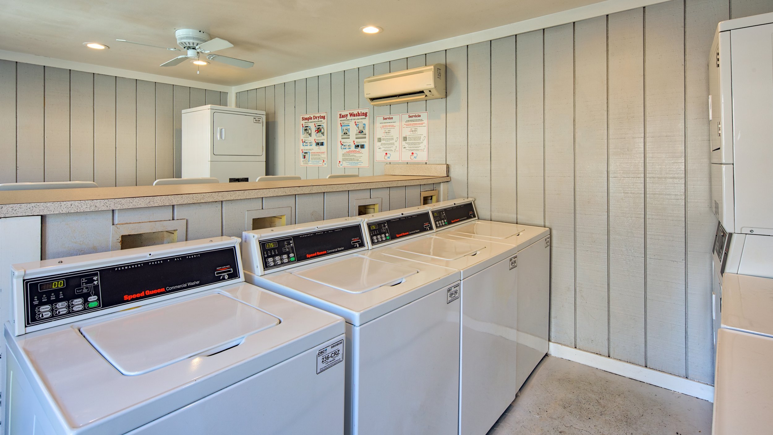 Laundry_Hidenwood_North_03_RedDoor.jpeg