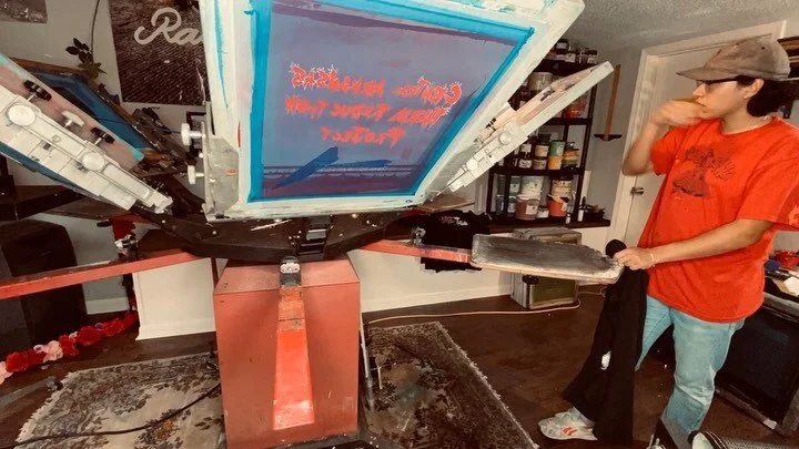 Happy Monday!🥀 We’re kicking it off by showcasing some amazing projects we’ve had the pleasure of being a part of! We recently printed some of our all time favorite shirts for one of our all time favorite non-profits @arkansasharmreducti
