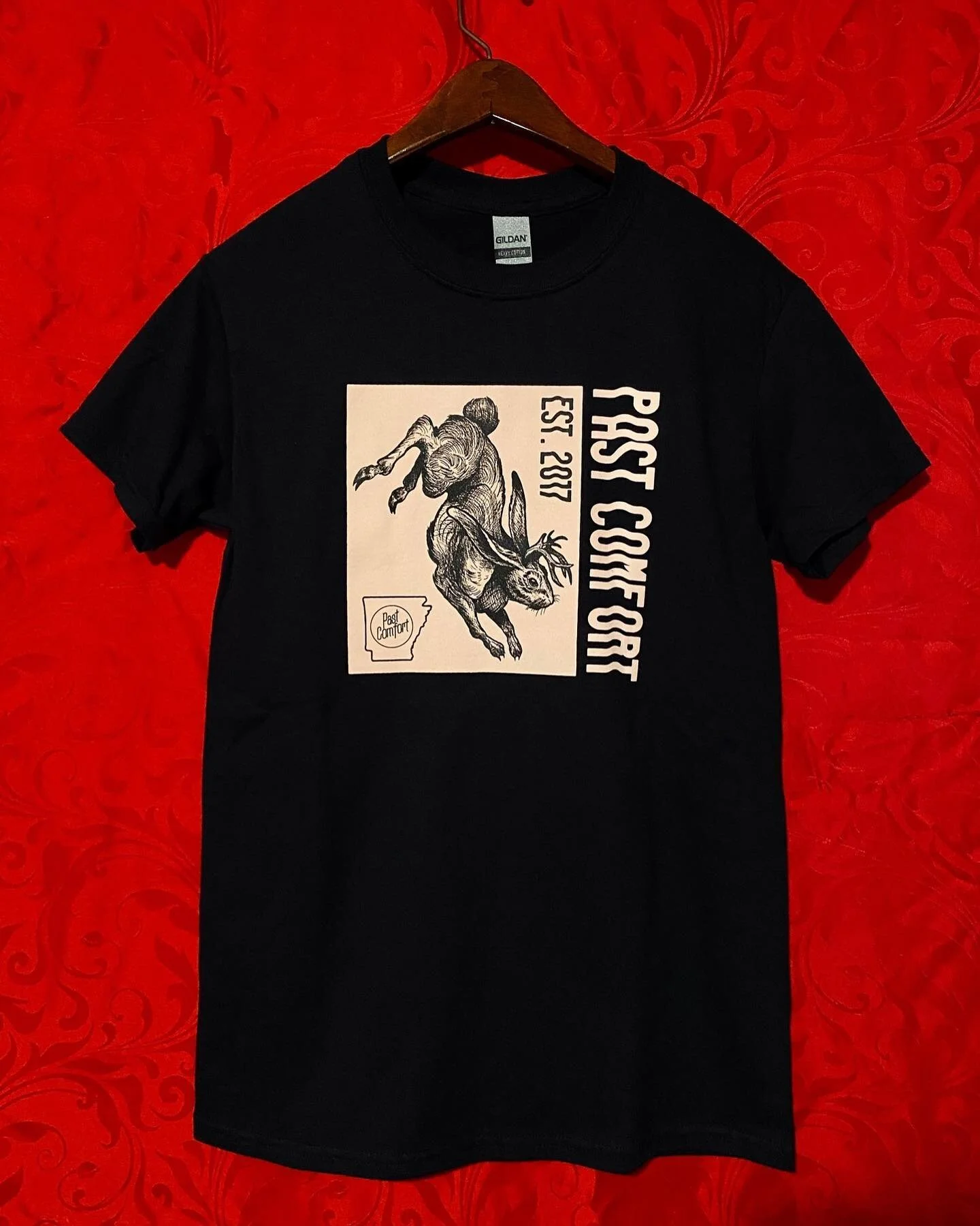 Pssssst, we heard that some of the boys from Past Comfort kicked off a new project called @frailstatecult & that it’s going to take over this year🥀
Amazing artwork by @chance_tattoos we had the honor of printing ! That blush pink is every