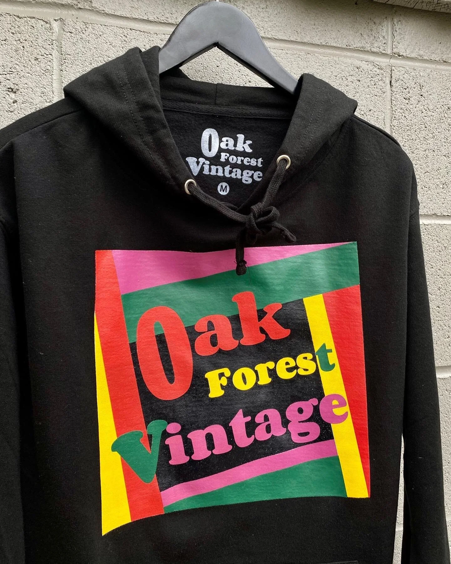 Amazing 5 color print + upgraded branding for @oakforestvintage 🥀Printed on amazing hoodies by  @independenttradingcompany ⚡️
——————
For all inquiries, questions & projects, visit our site or shoot us a DM! Fi