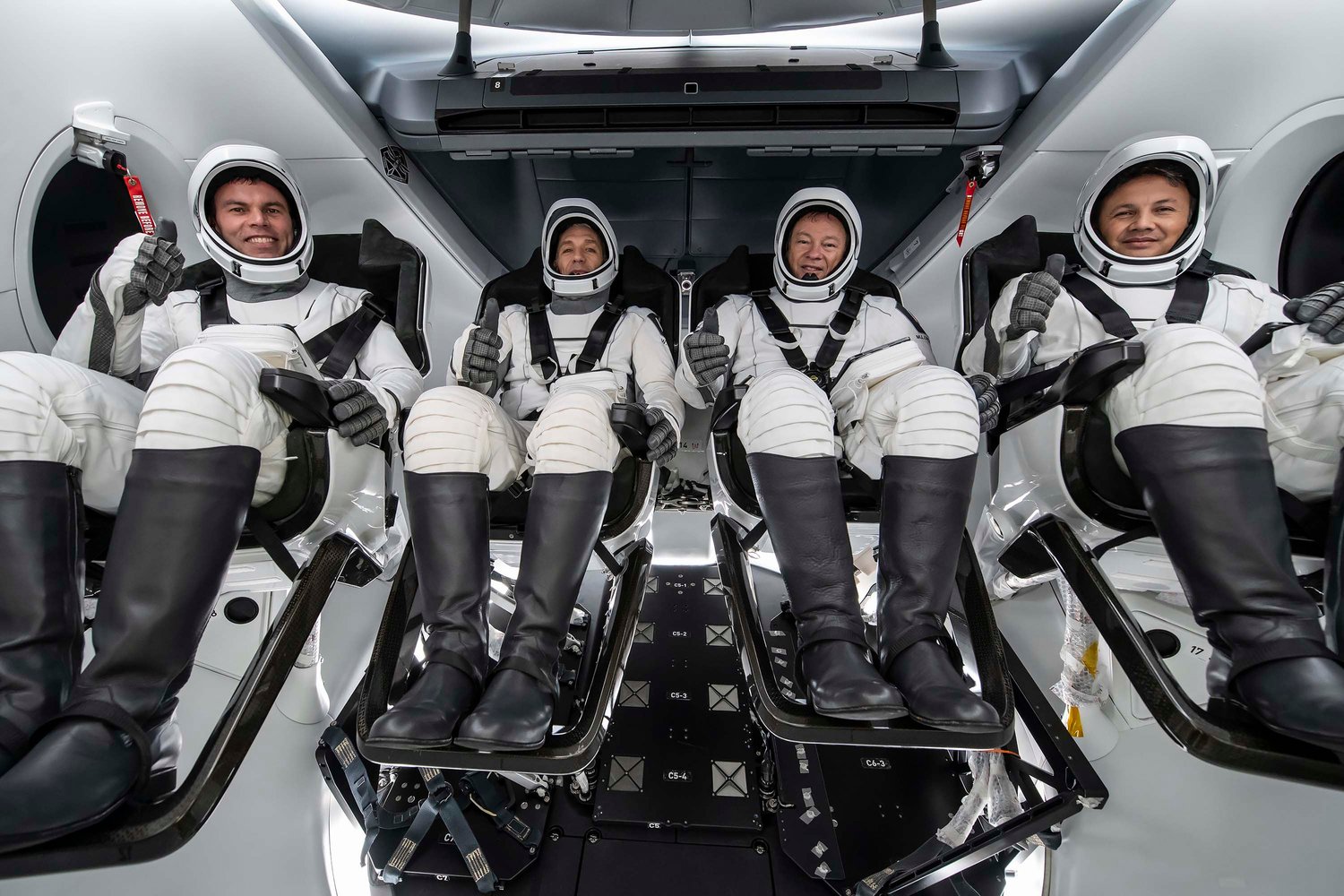 Alper Gezeravcı: İlk Türk Astronot Uzay Keşiflerine Hazır