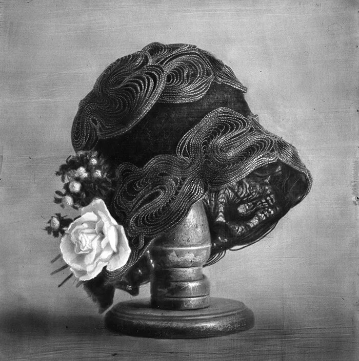 SEAMS  Graphite on paper | 30"x 32",1997