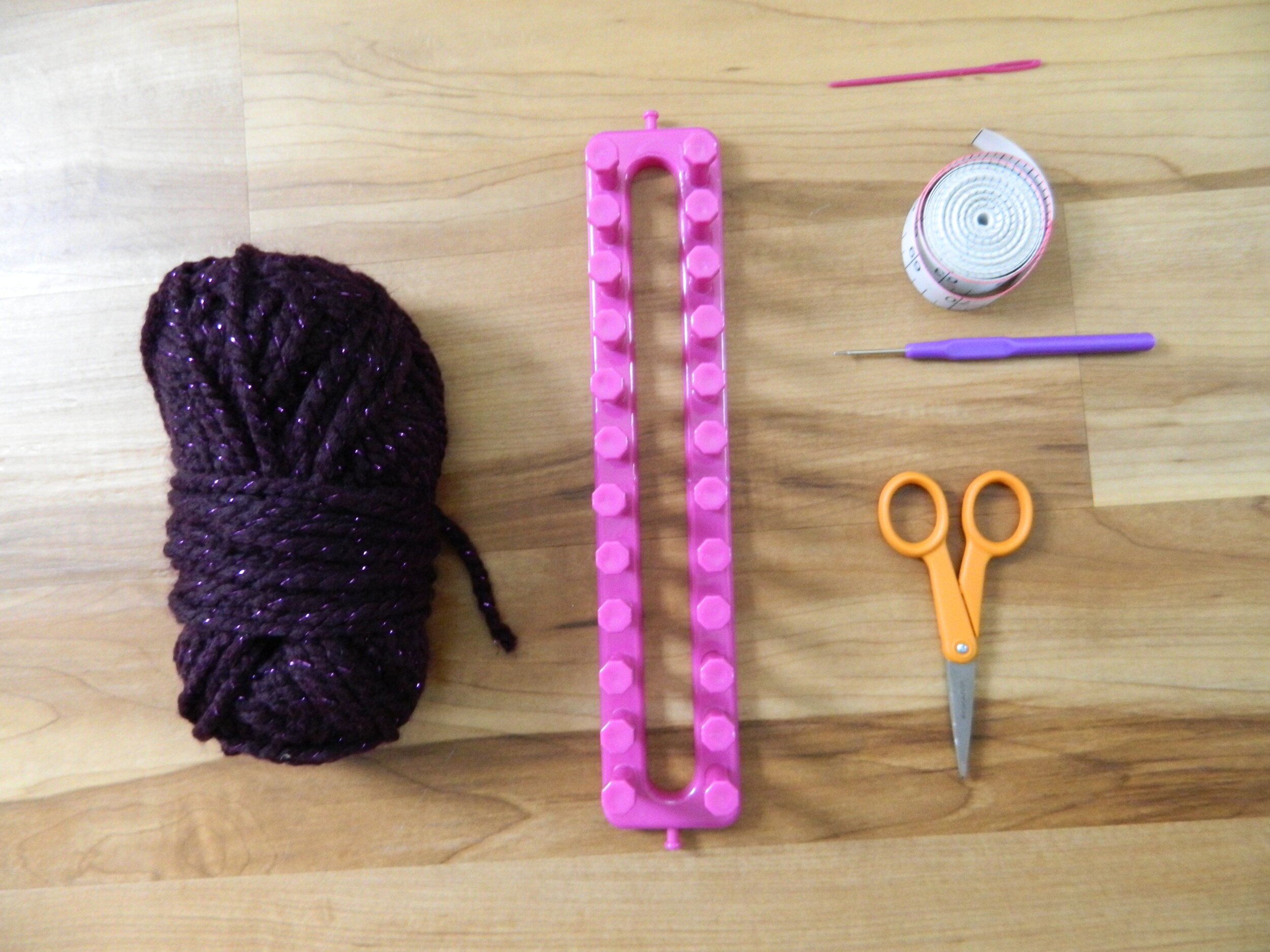 How to Loom Knit a Scarf, Easy Pattern for Beginners