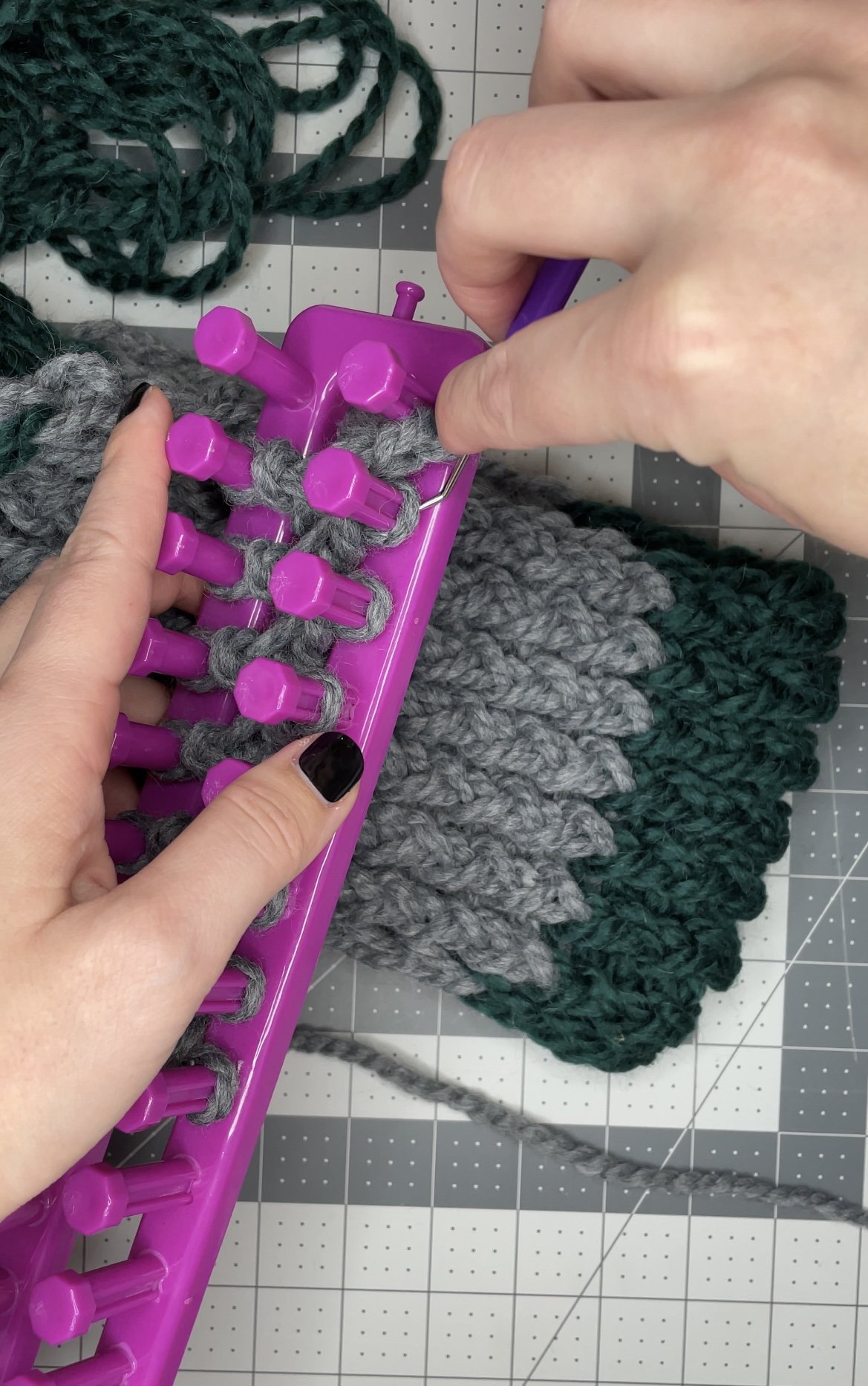 How to Knit an Infinity Scarf on a Loom