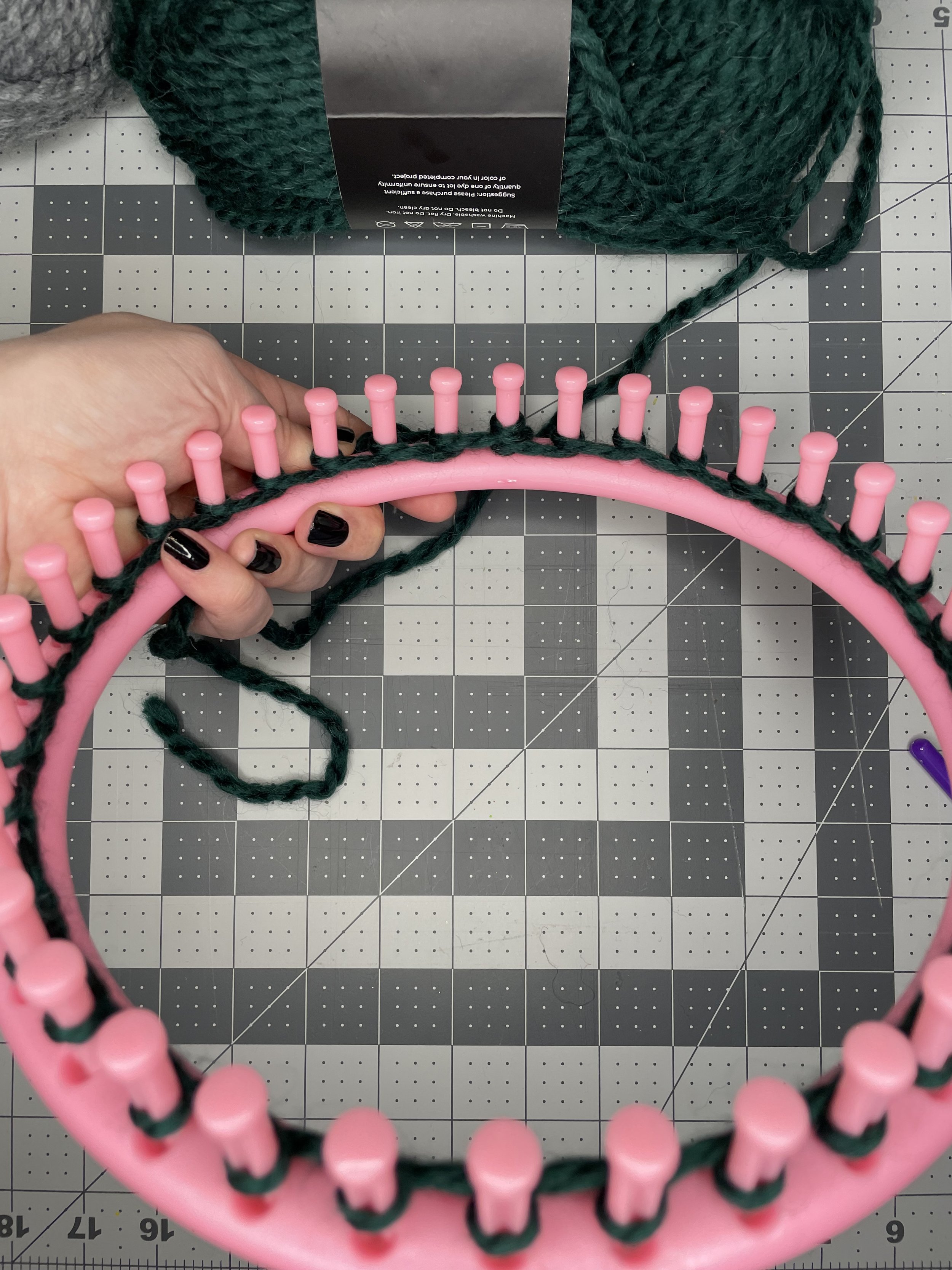How to Loom Knit a Scarf — DarkkFluri Designs