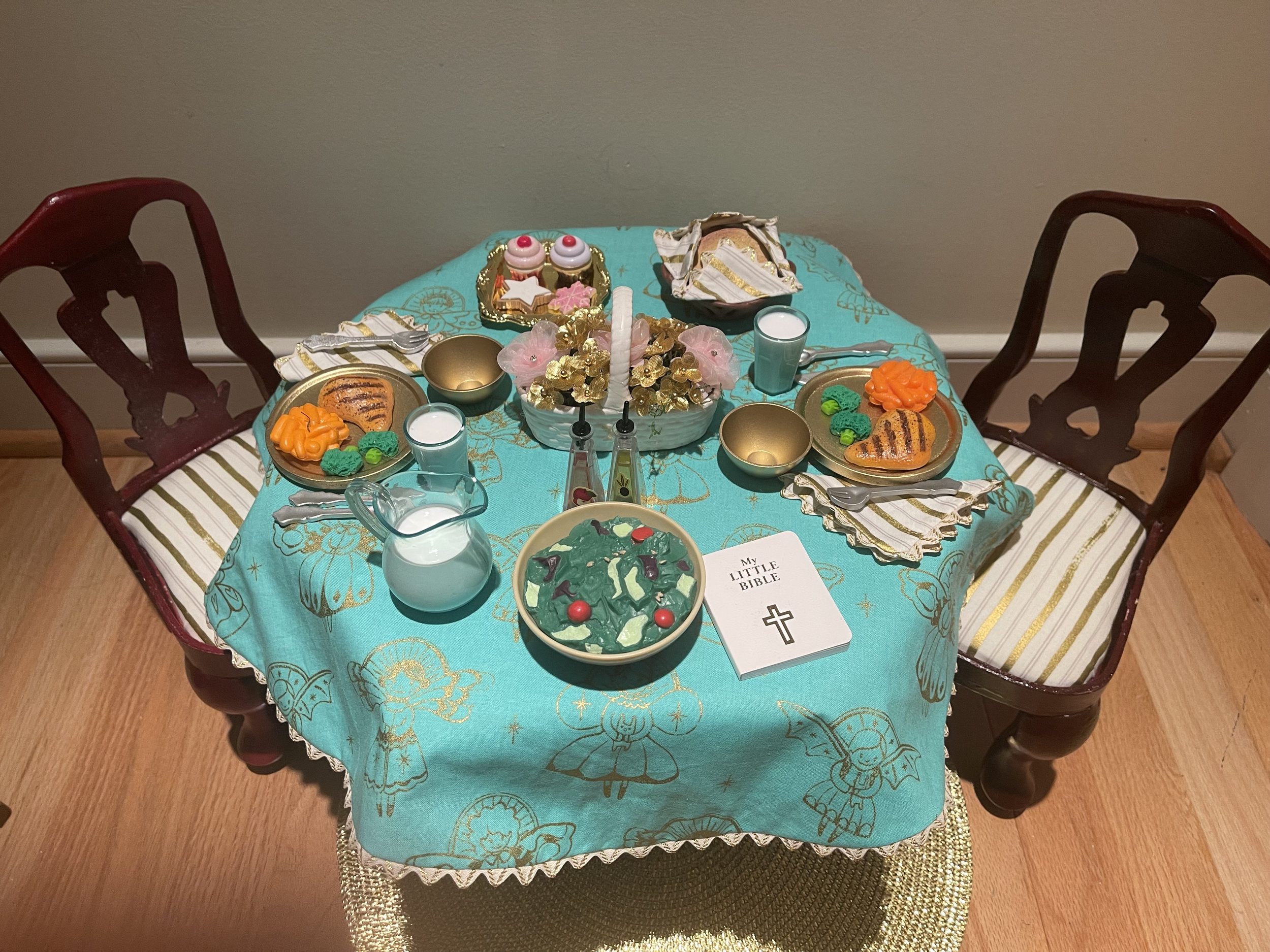 Holiday dinner for 2 features all the makings of a great feast. Tablecloth is reversible to a non-holiday theme. $92
