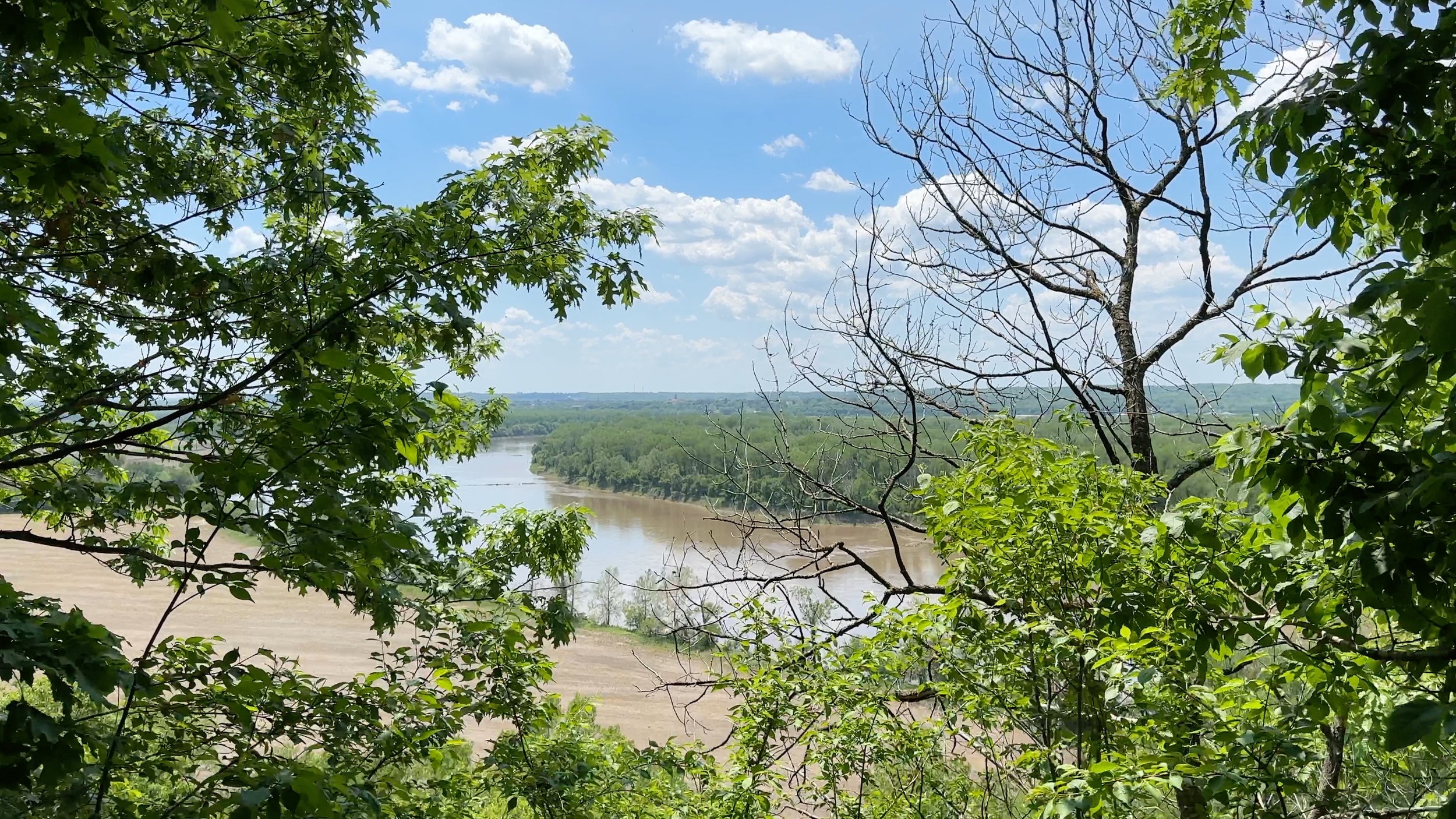 View of the Missouri River from West Ridge Trail