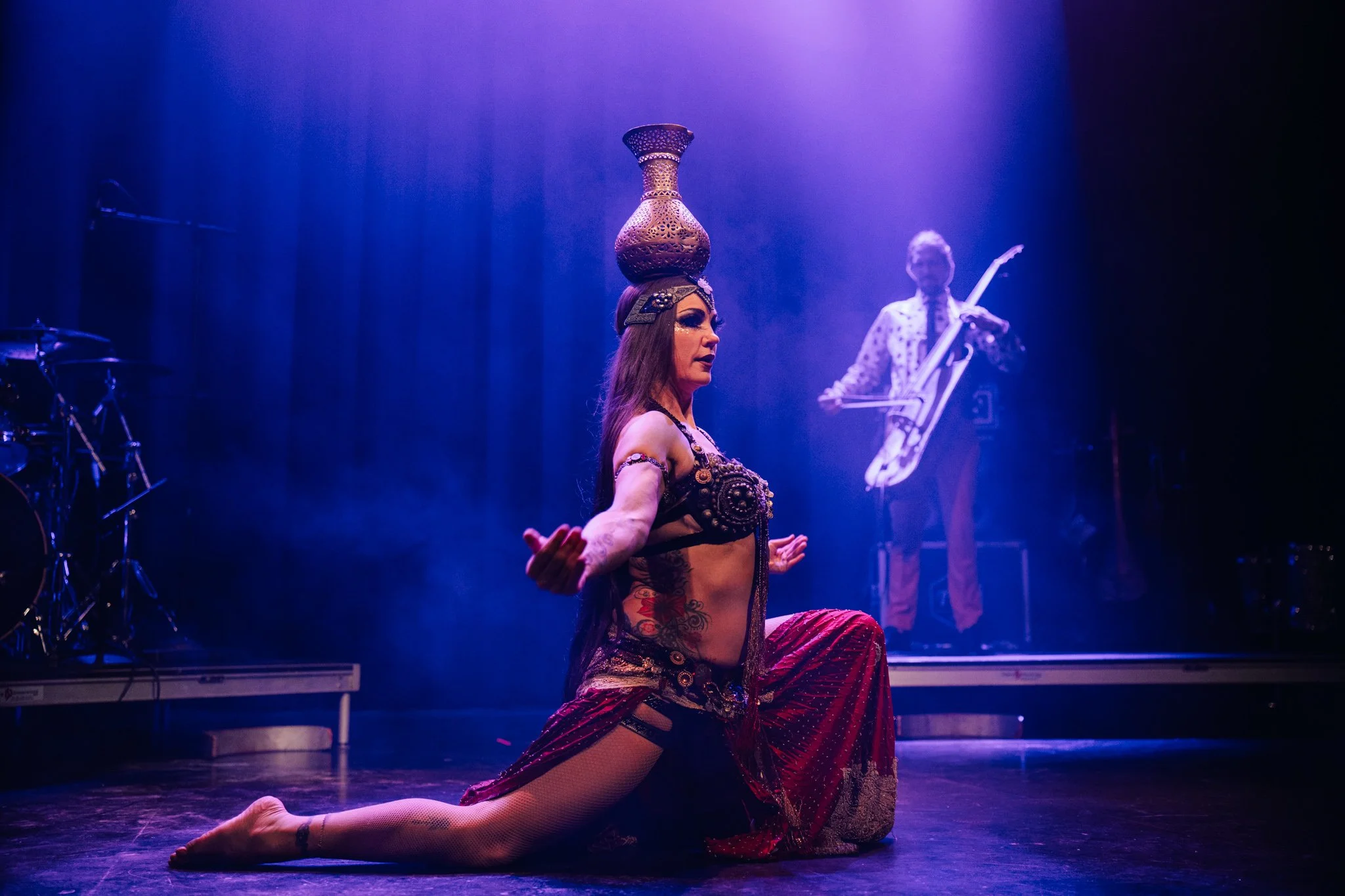 2025-Dec-BeatsAntique (56 of 136).jpg