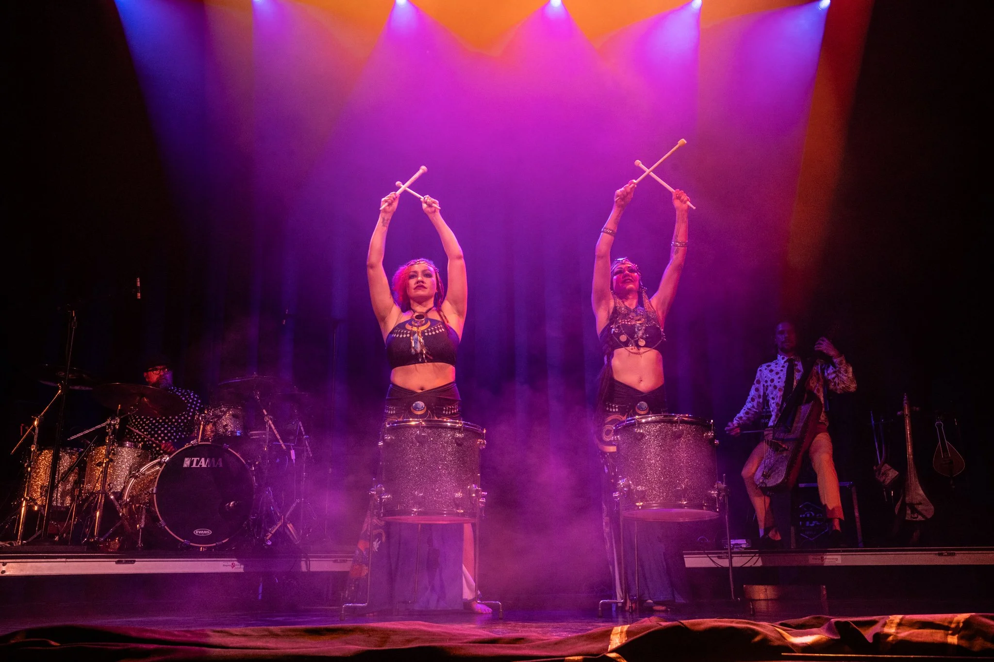 2025-Dec-BeatsAntique (87 of 136).jpg