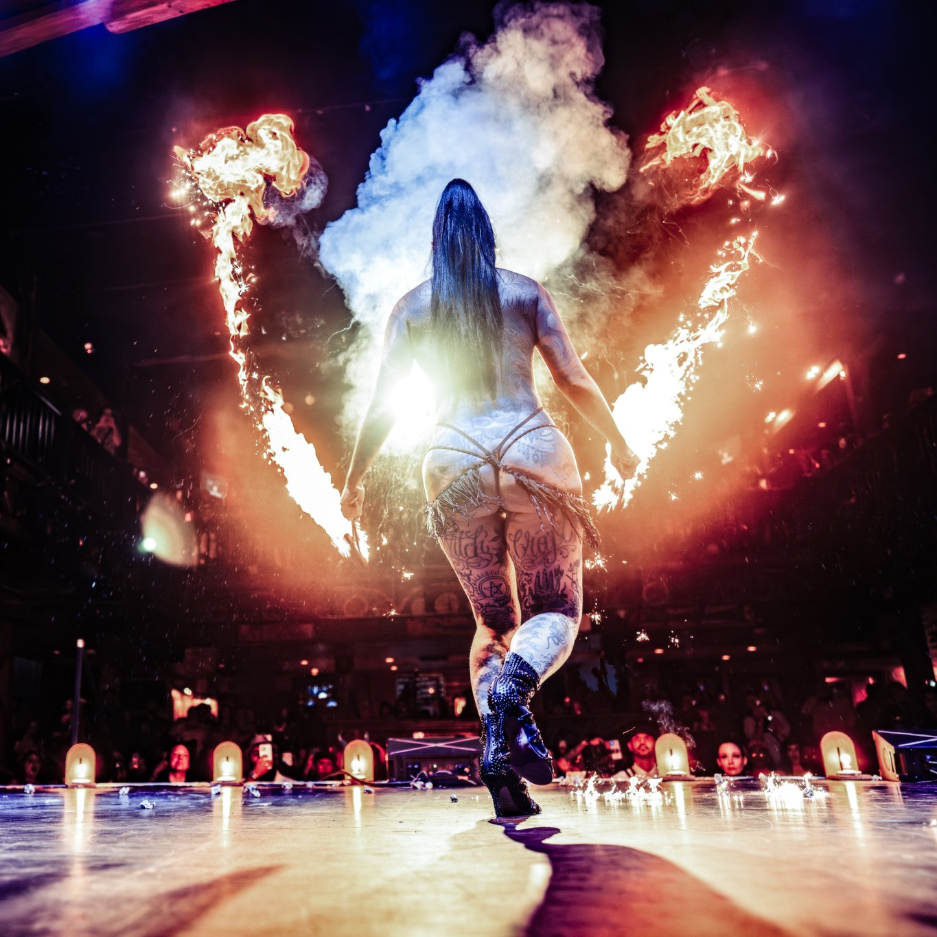@cervenafox performing at @teaserfestival Jan 2025 #Teaserfest #burlyq , #showgirl #TeaserFest2025
#NewOrleansBurlesque
#BurlesqueFestival
#BurlesqueArt
#ShowgirlStyle
#StagePerformance
#CabaretLife
#BurlesquePhotography
#SonyAlpha
#SonyAlphaCamera
#