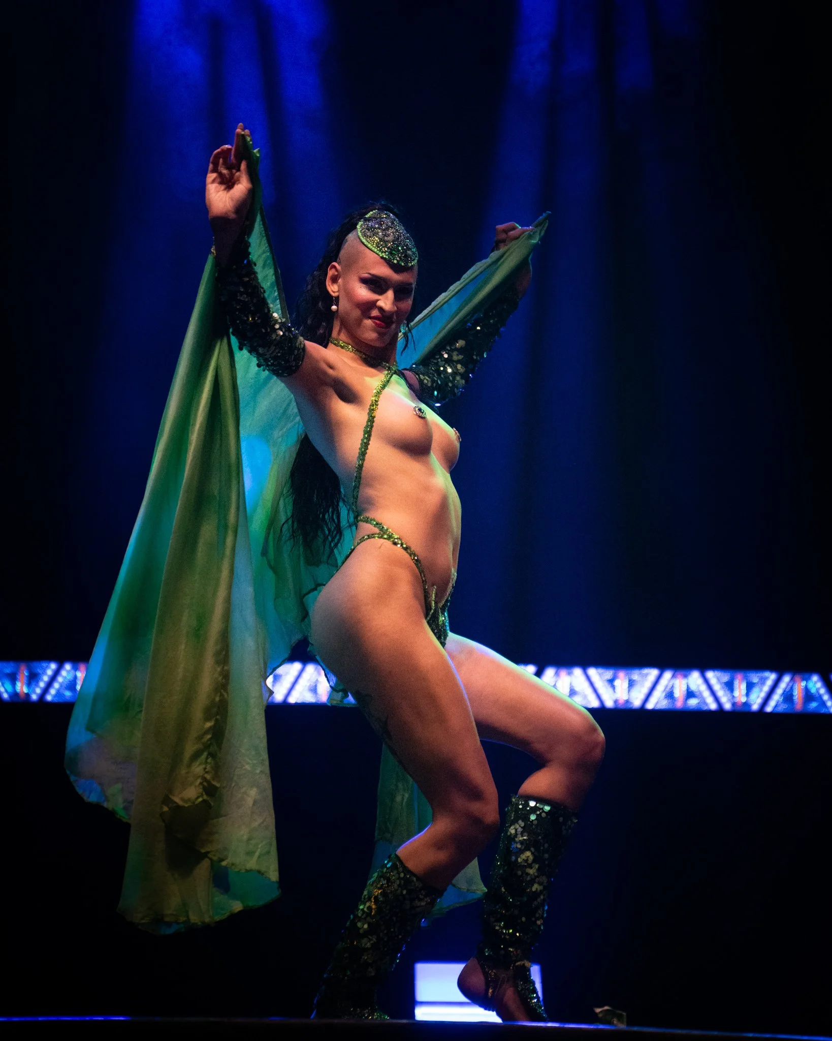 2025-Dec-FreakShowPeepShow (72 of 197).jpg