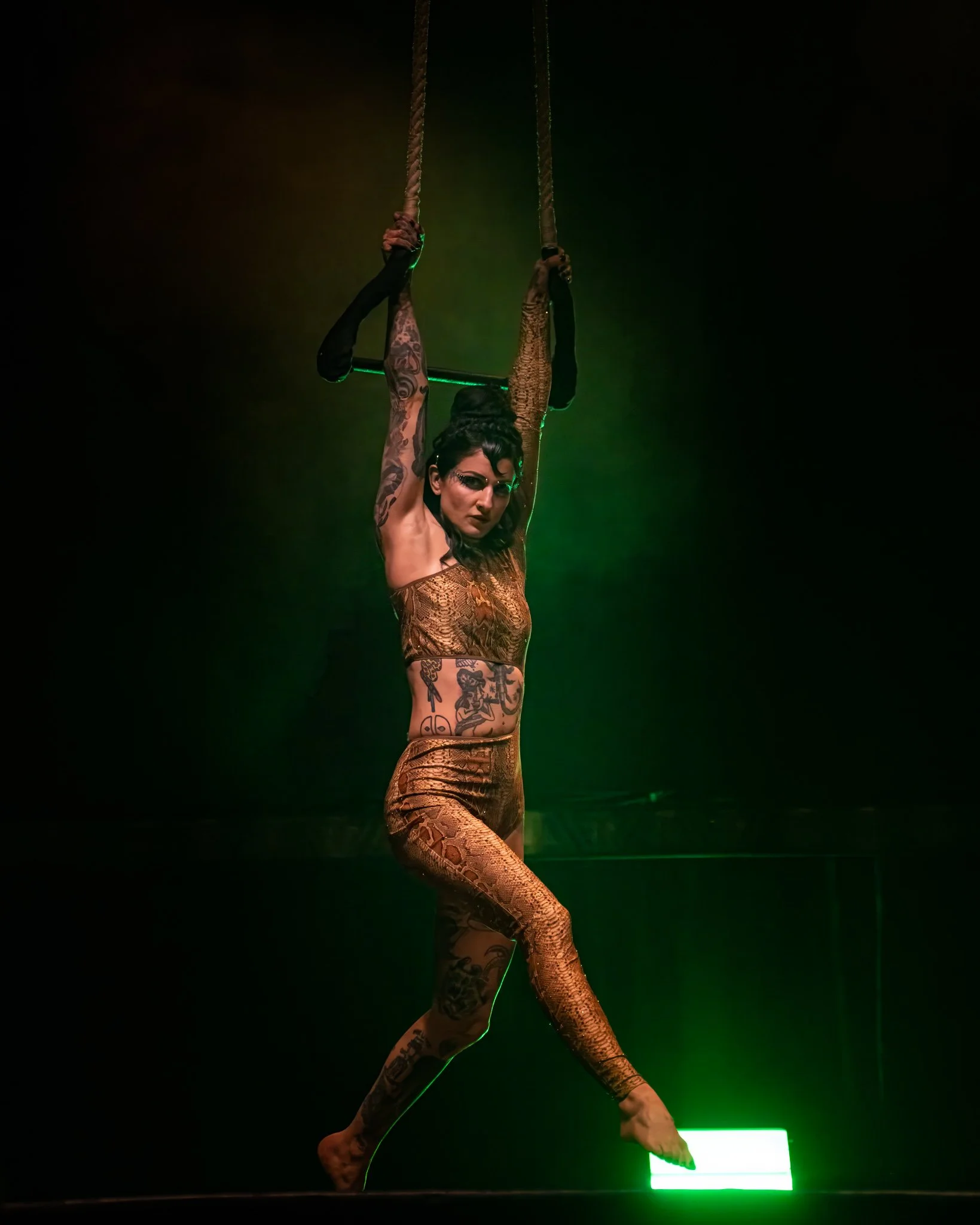 2025-Dec-FreakShowPeepShow (36 of 197).jpg