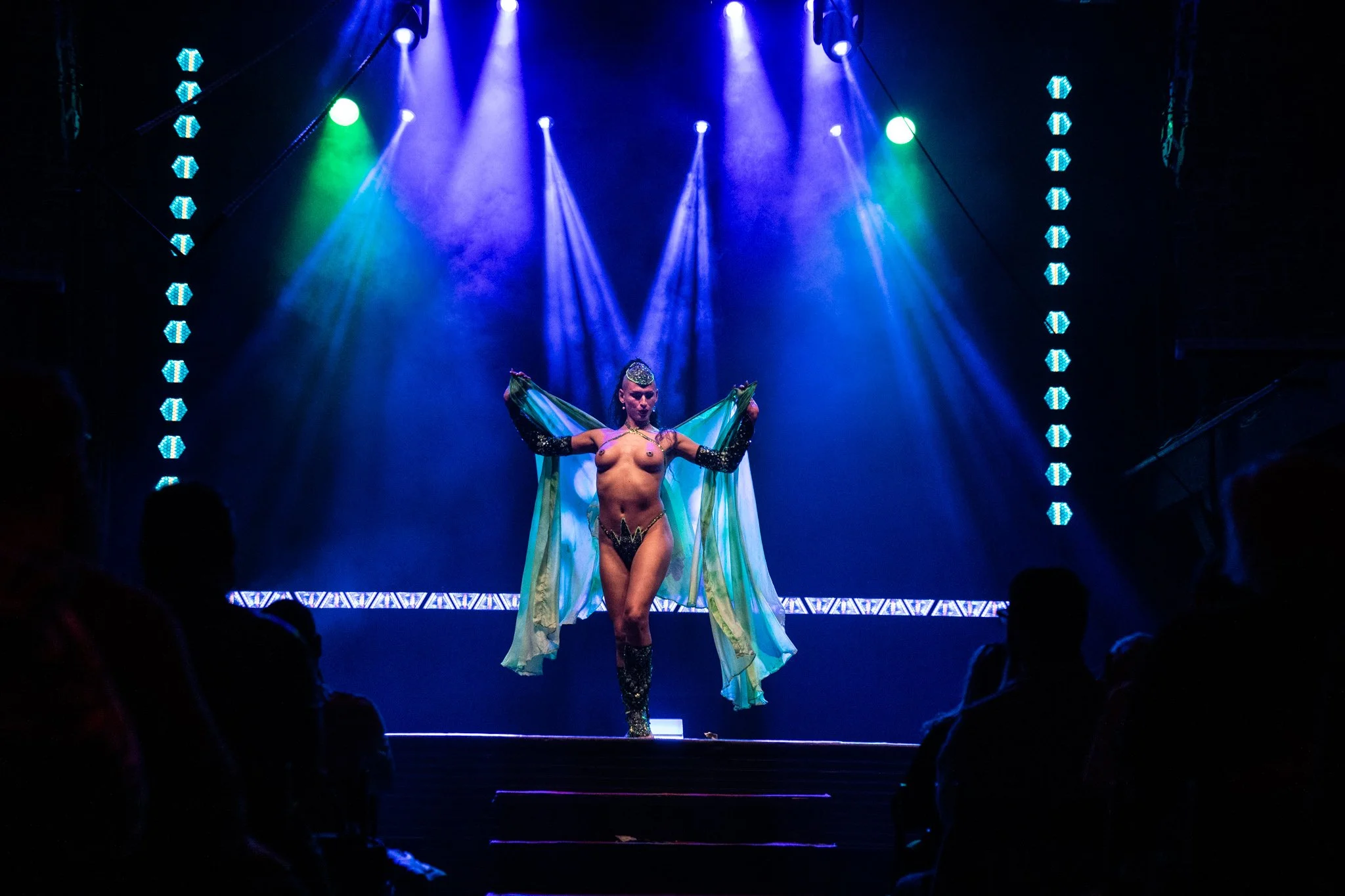 2025-Dec-FreakShowPeepShow (70 of 197).jpg