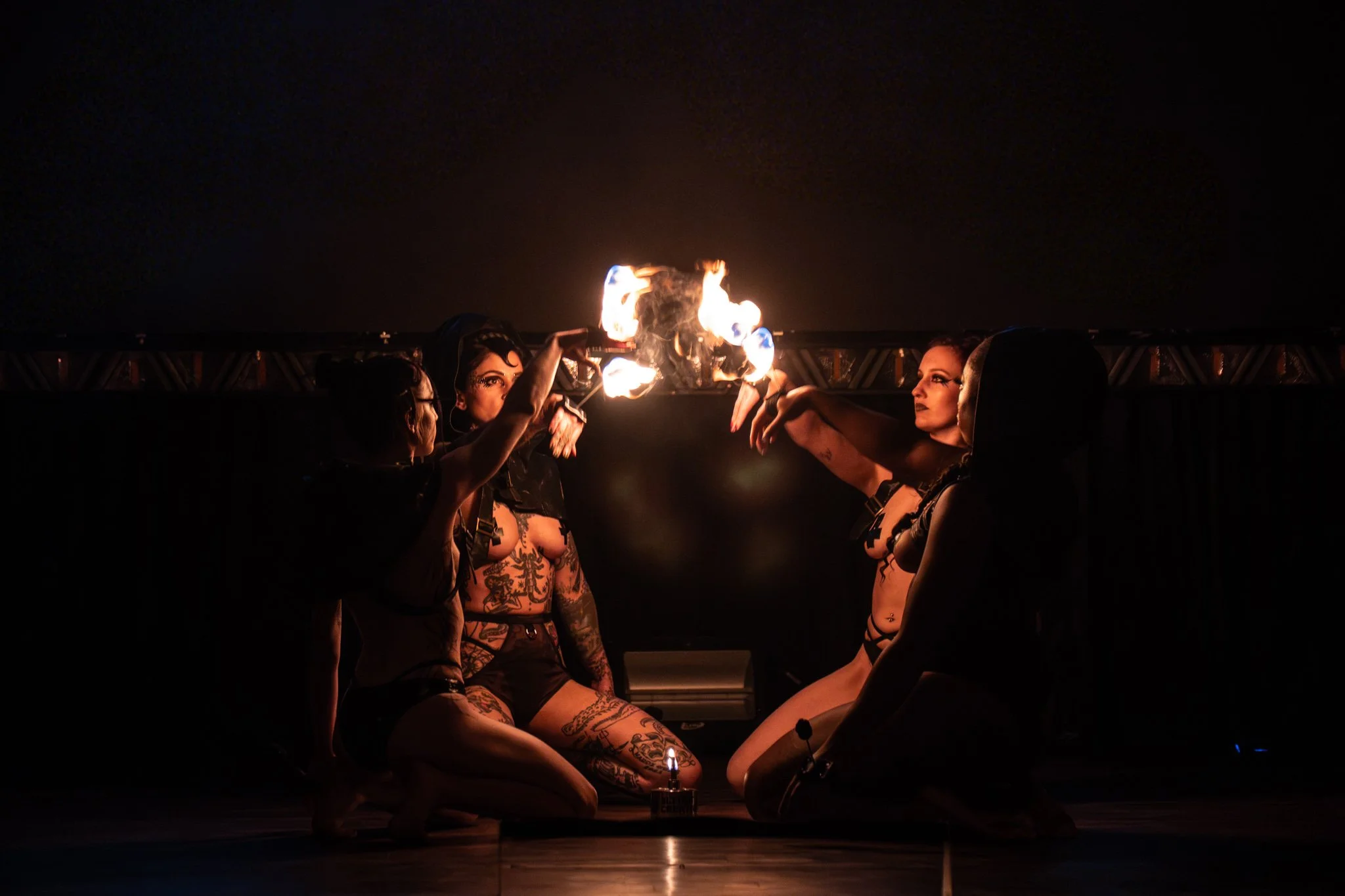 2025-Dec-FreakShowPeepShow (73 of 197).jpg