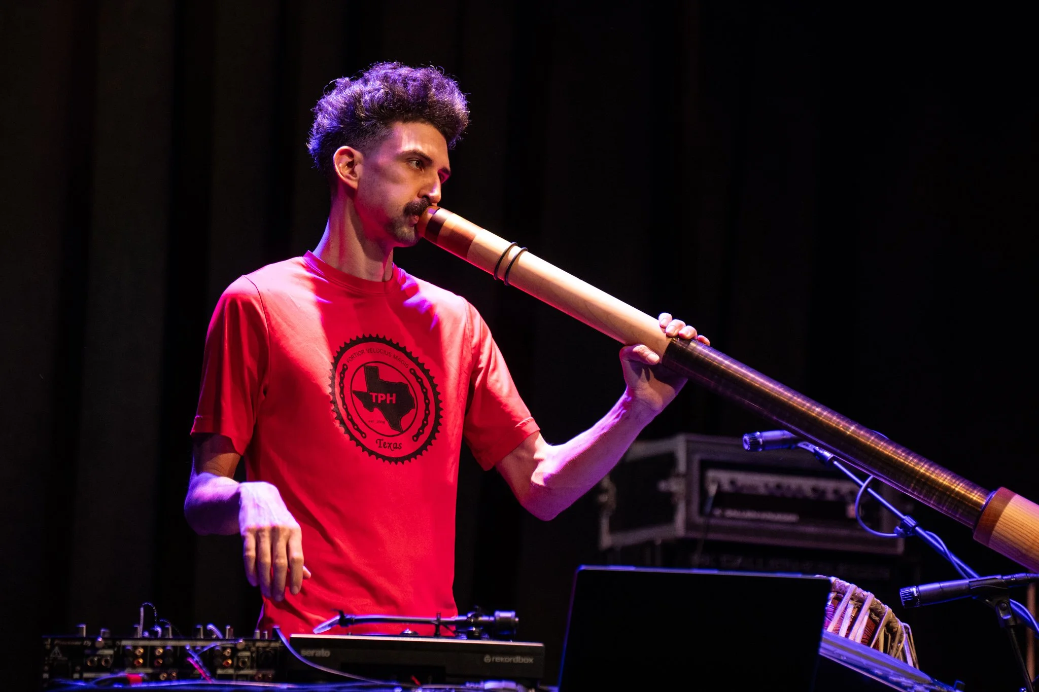 2025-Dec-BeatsAntique (4 of 136).jpg