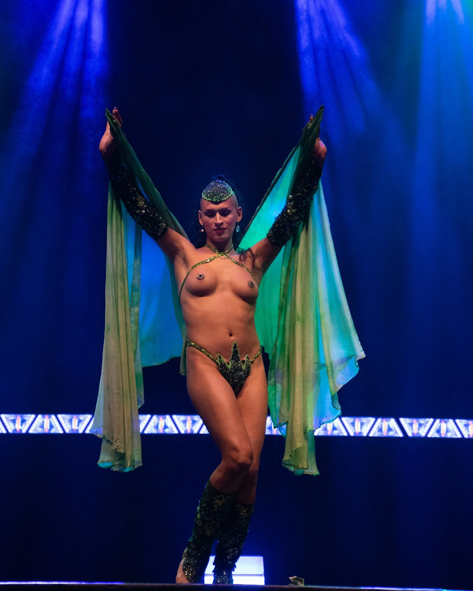 2025-Dec-FreakShowPeepShow (71 of 197).jpg