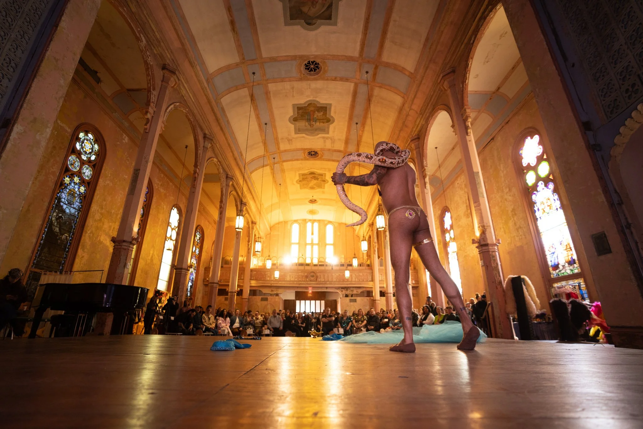 2026-Teaser-QueensTea-DarlingToby (16 of 17).jpg