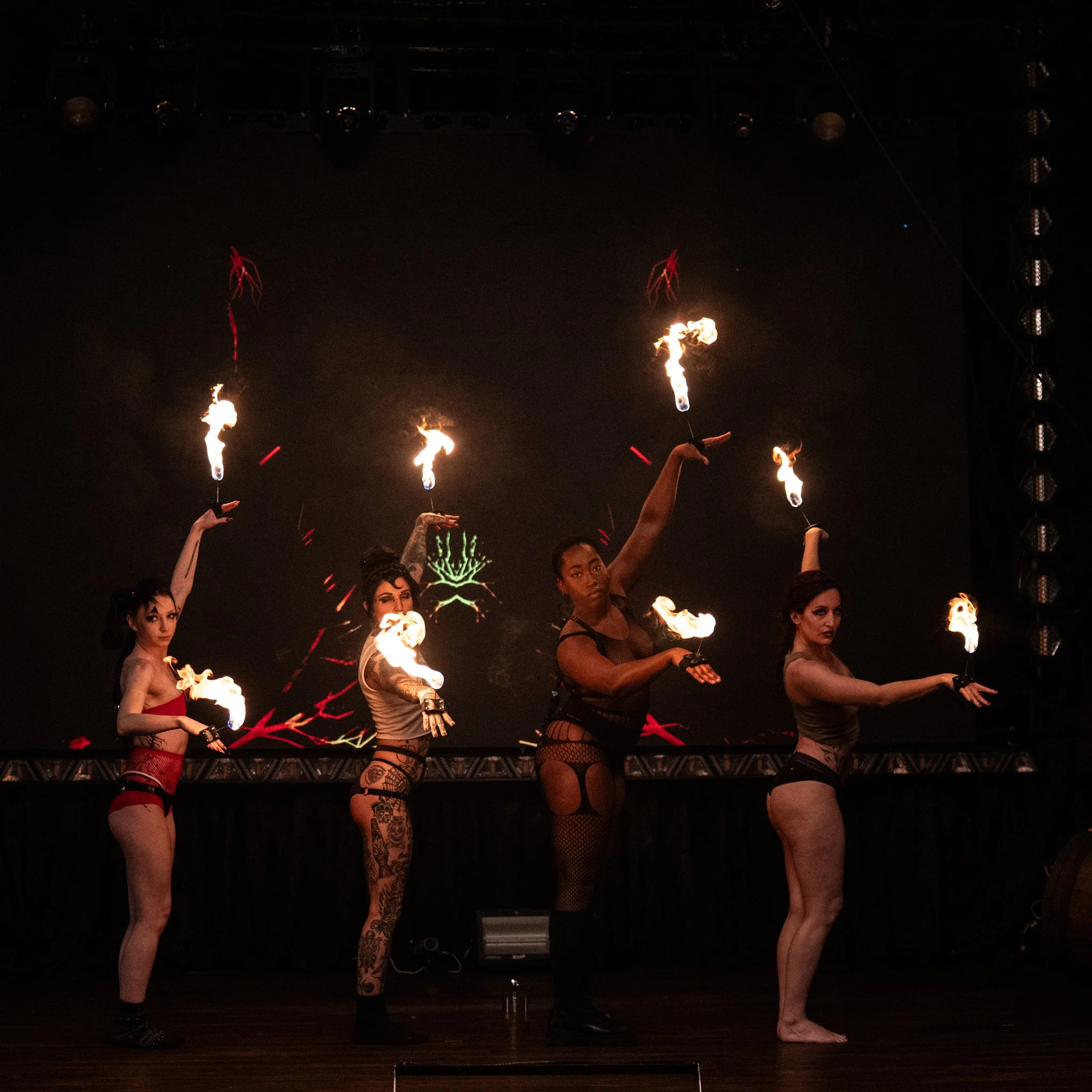 2025-Dec-FreakShowPeepShow (5 of 197).jpg