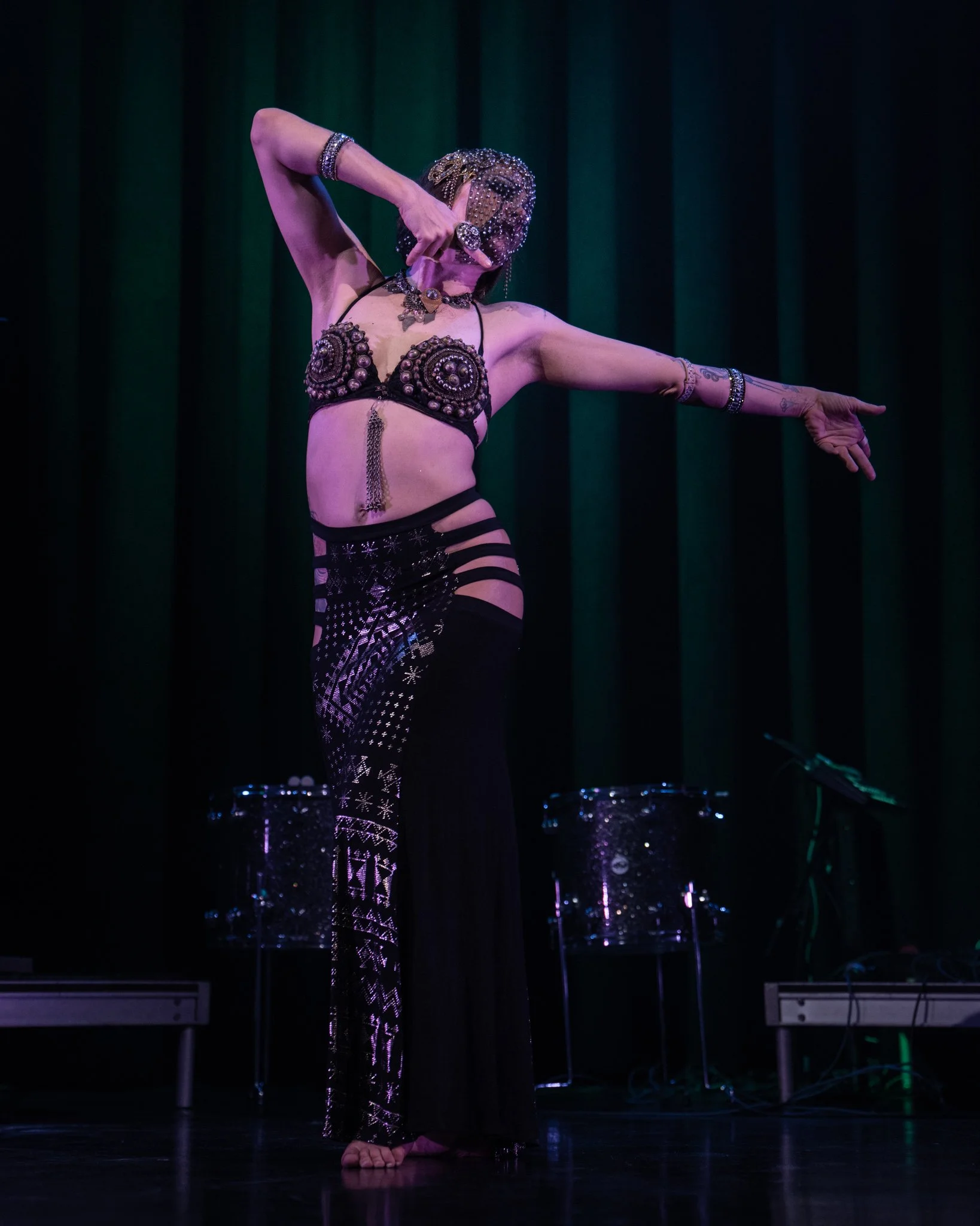 2025-Dec-BeatsAntique (112 of 136).jpg