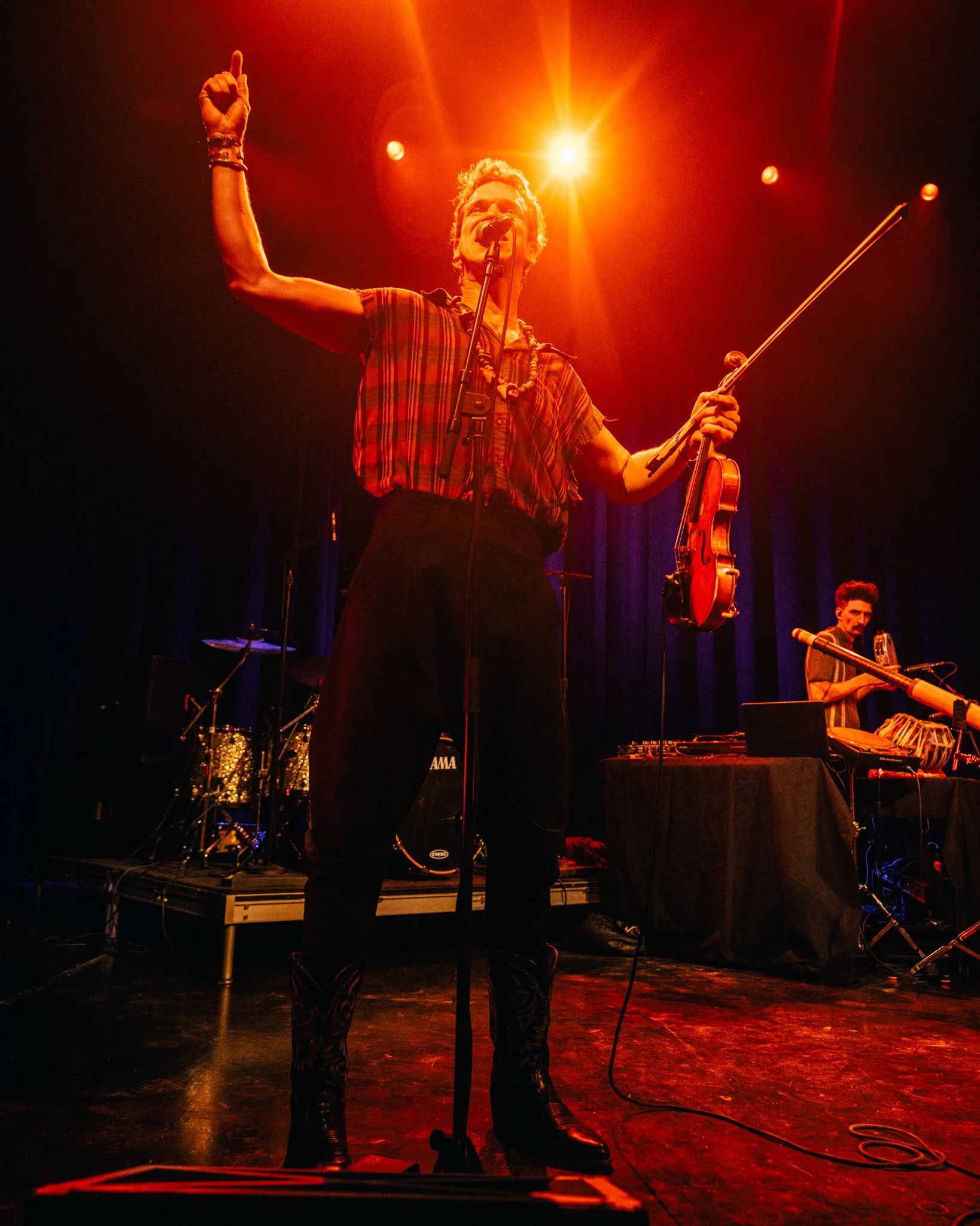 2025-Dec-BeatsAntique (46 of 136).jpg