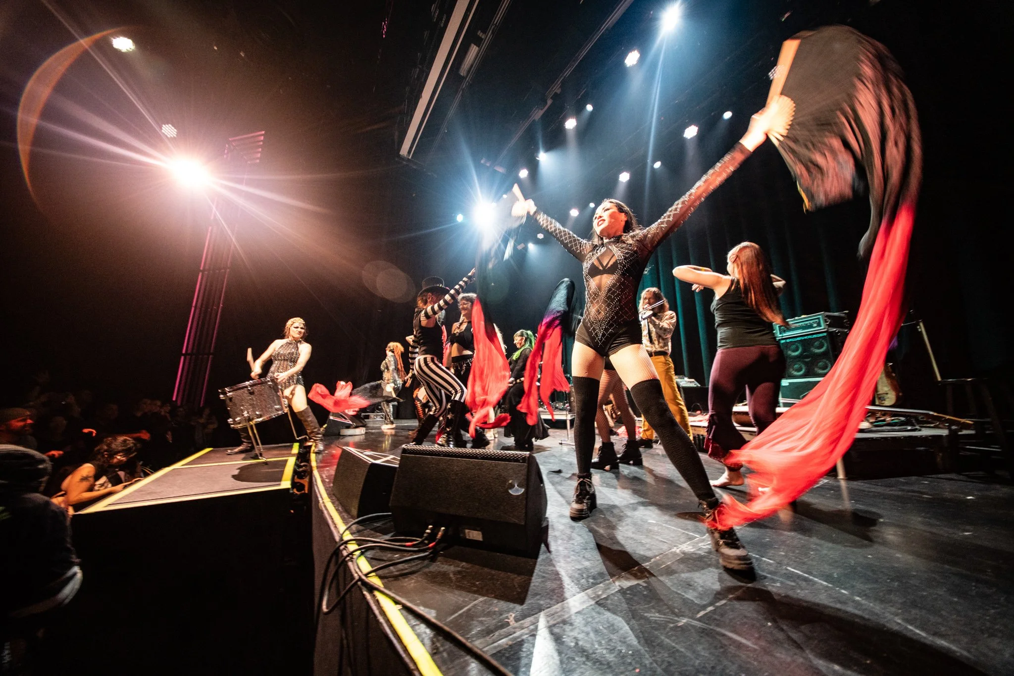 2025-Dec-BeatsAntique (134 of 136).jpg