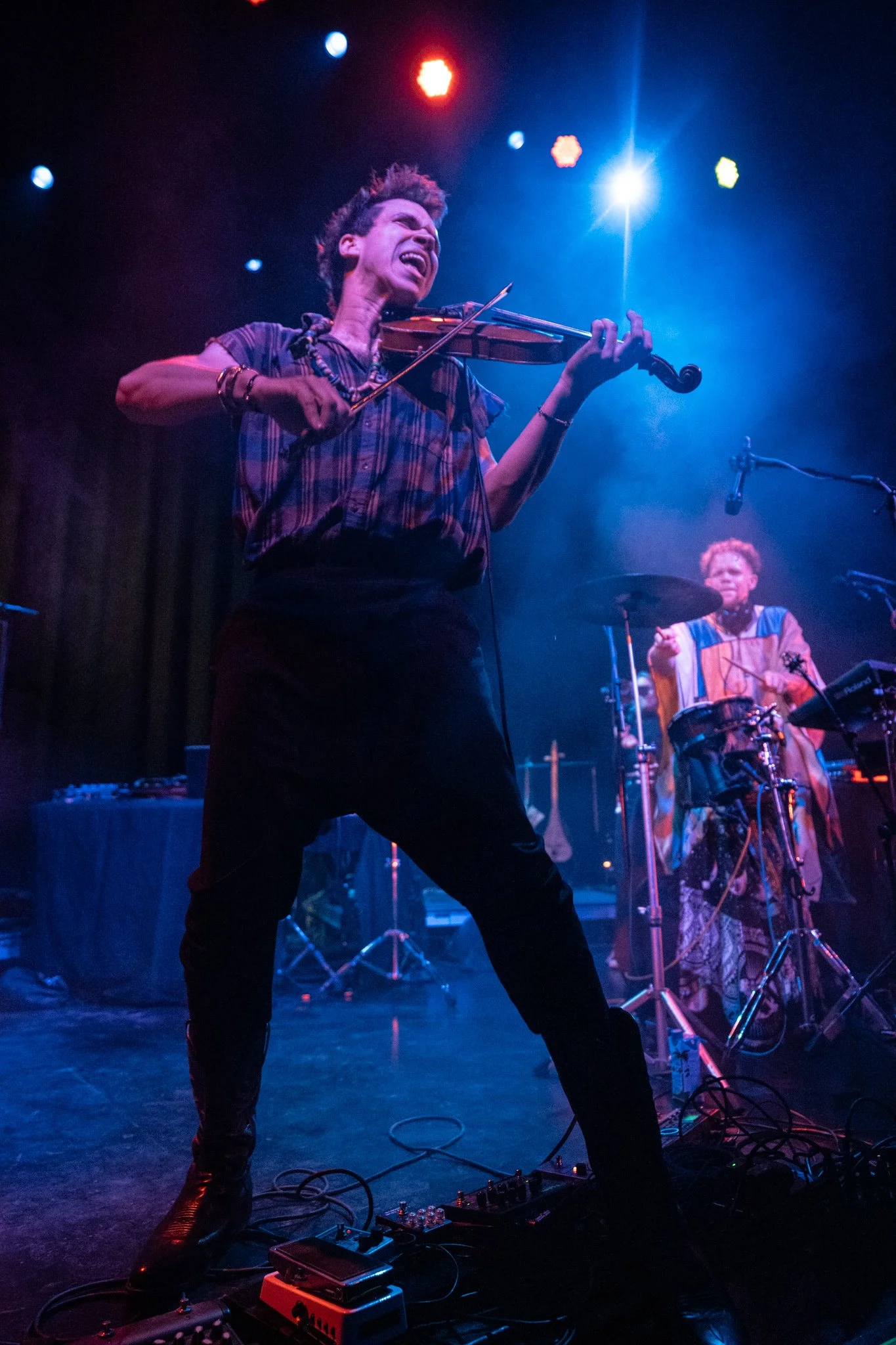 2025-Dec-BeatsAntique (33 of 136).jpg