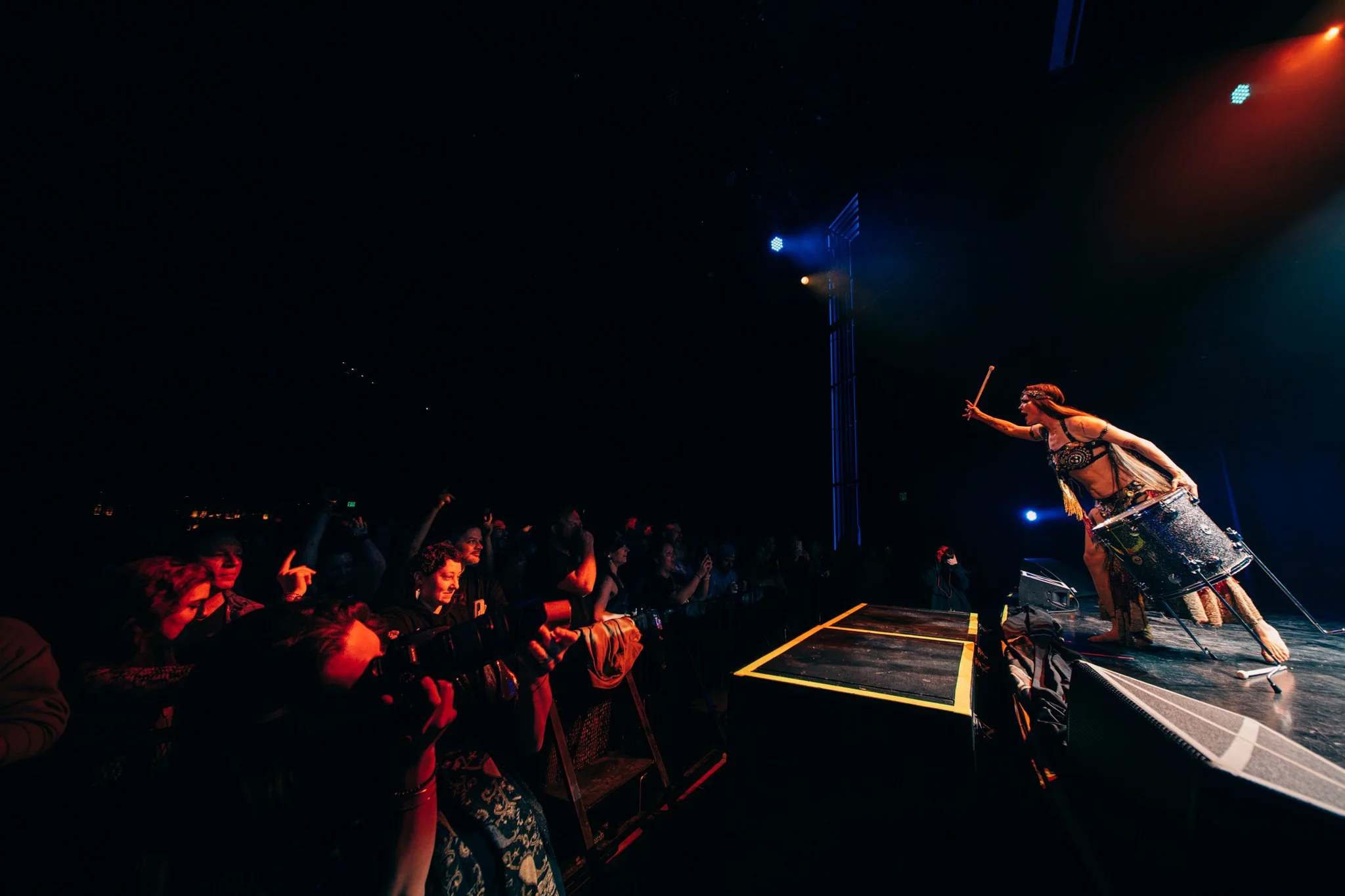 2025-Dec-BeatsAntique (67 of 136).jpg