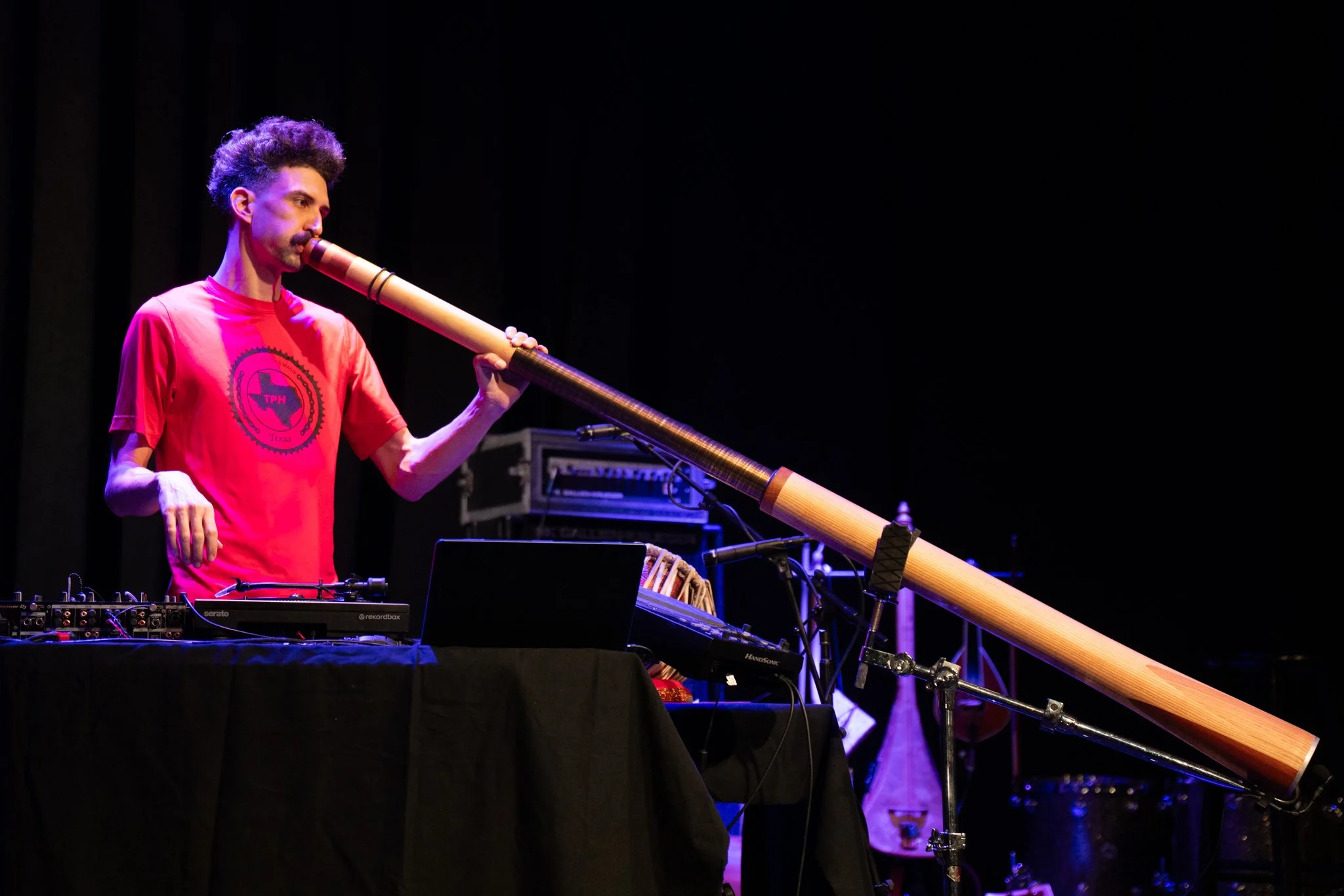 2025-Dec-BeatsAntique (5 of 136).jpg