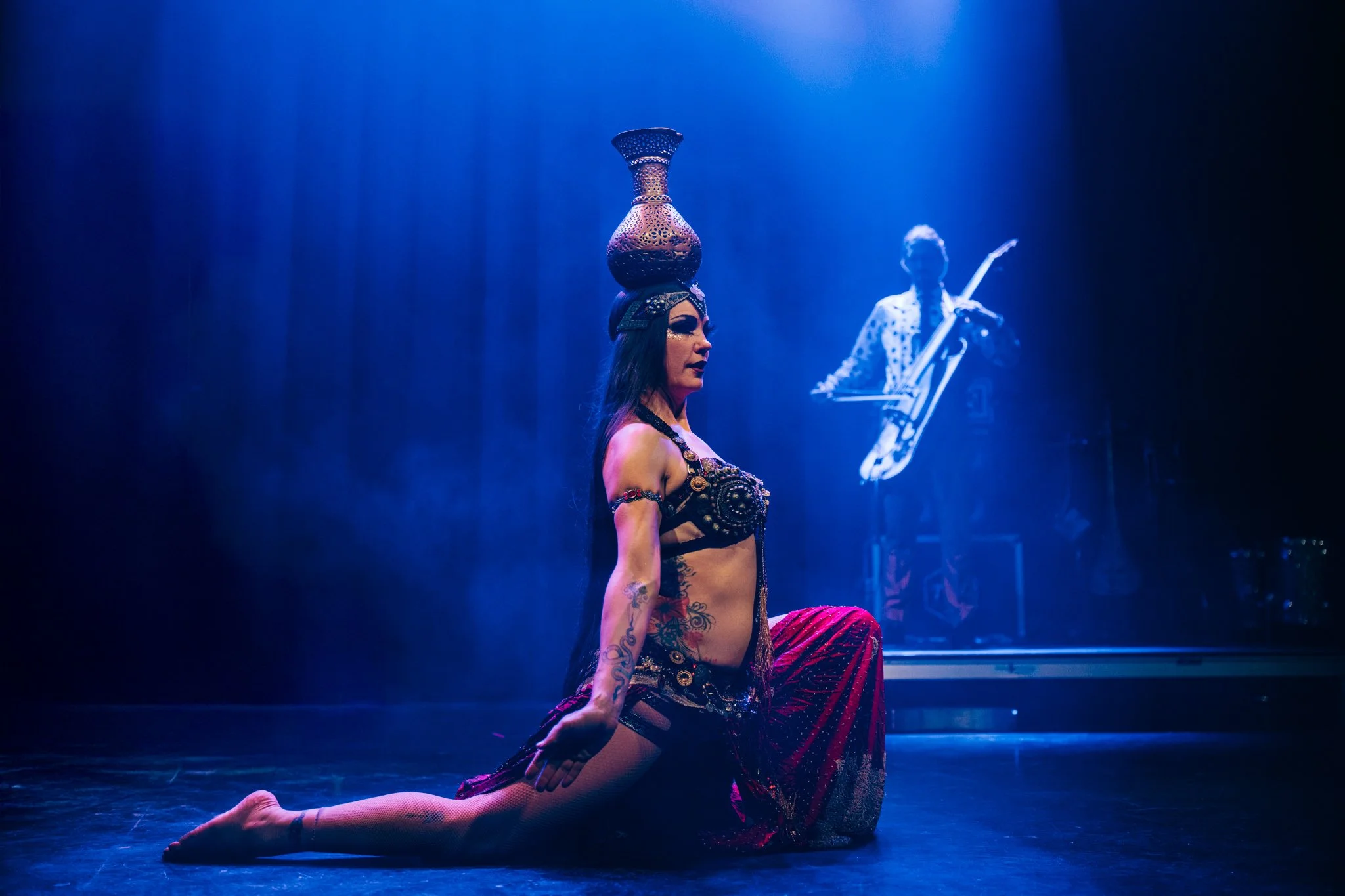 2025-Dec-BeatsAntique (57 of 136).jpg