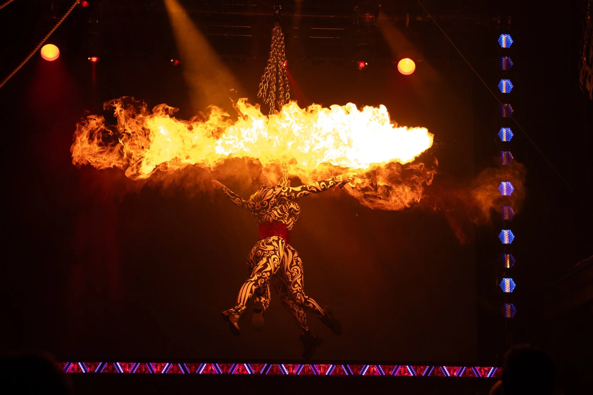 2025-Dec-FreakShowPeepShow (157 of 197).jpg