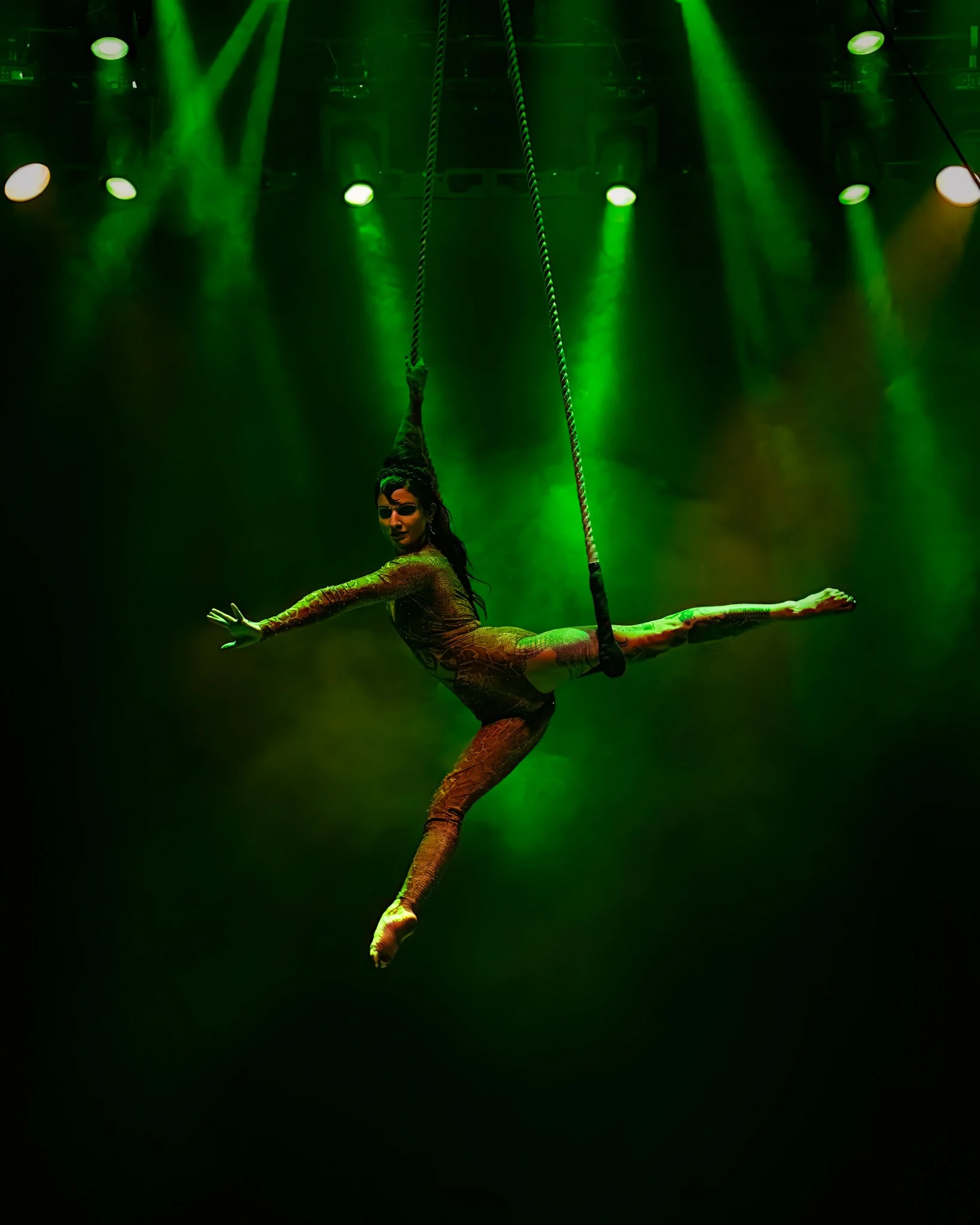 2025-Dec-FreakShowPeepShow (41 of 197).jpg