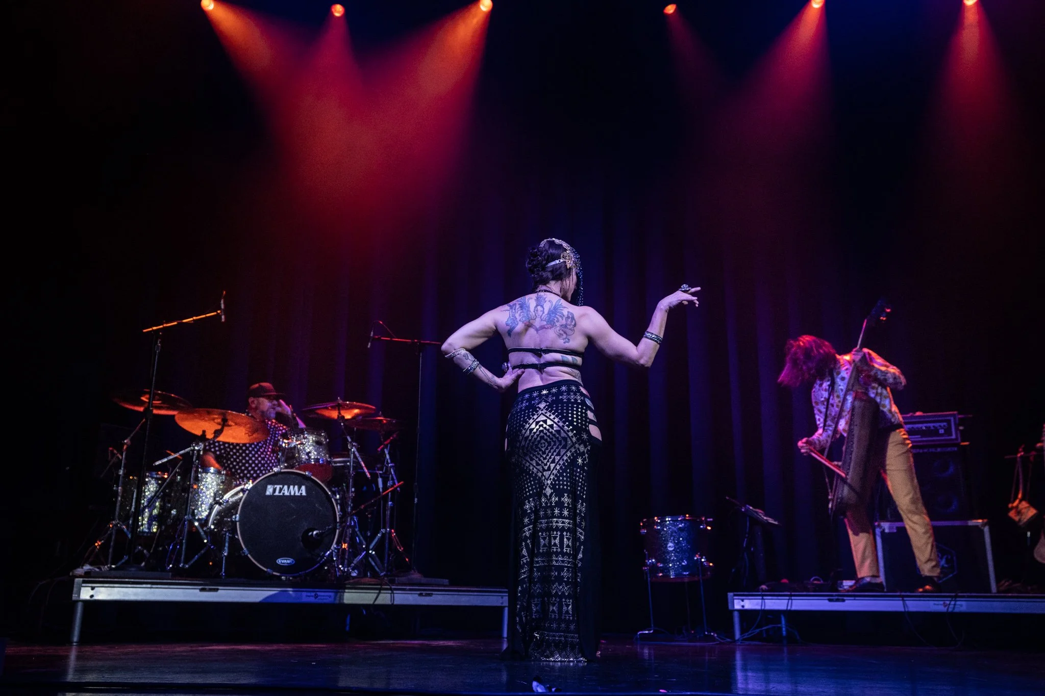 2025-Dec-BeatsAntique (110 of 136).jpg