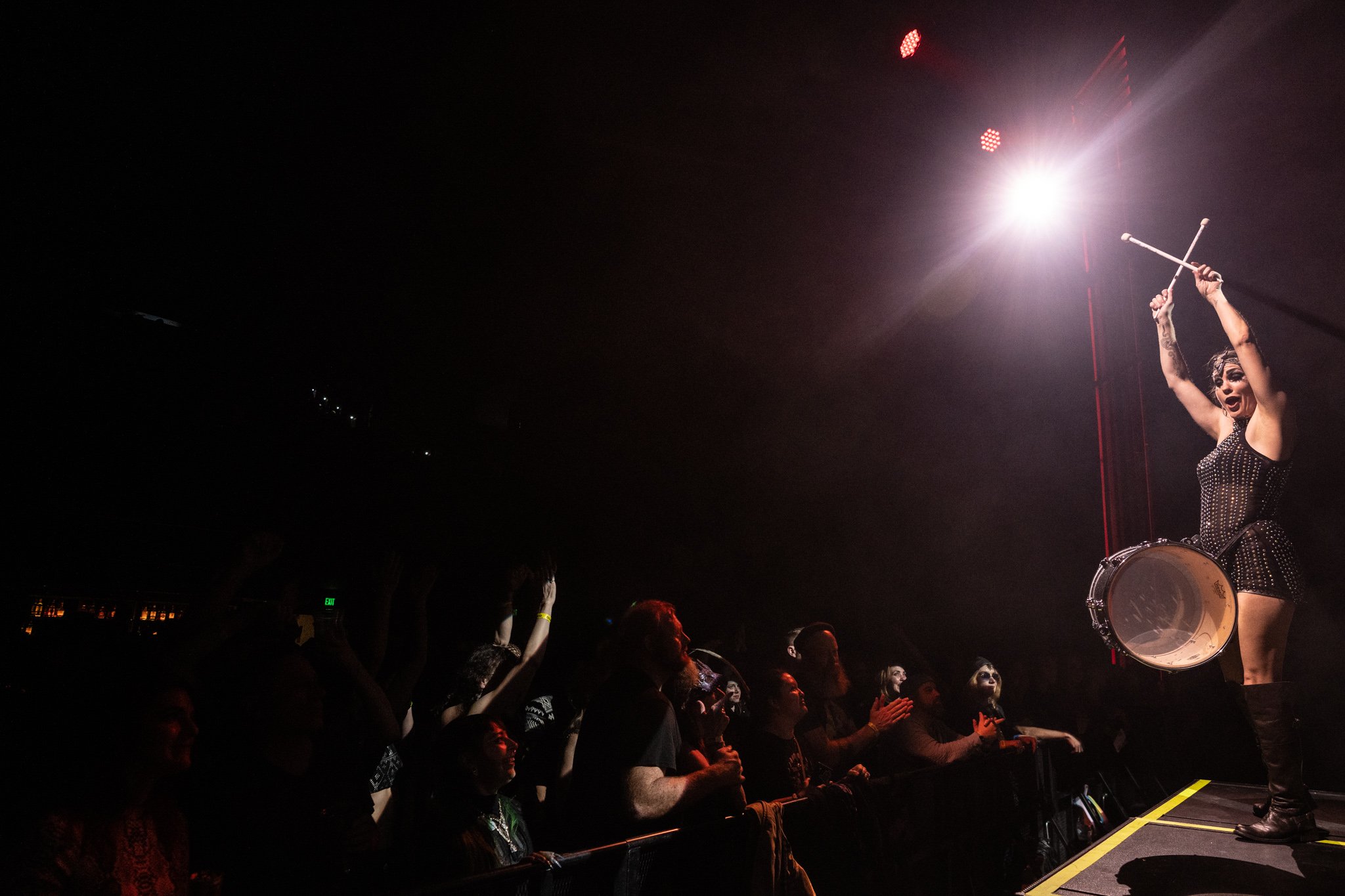 2025-Dec-BeatsAntique (101 of 136).jpg