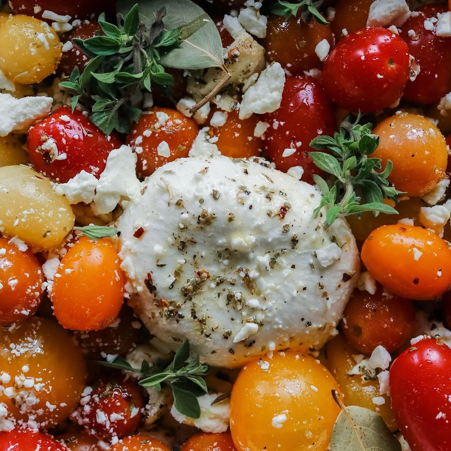 🍝BAKED PASTA🍝 

Okay, y'all. I caved. I *tried* to make the Tik Tok pasta, but every store in my area was out of Feta Cheese blocks.

I improvised and used Buratta and feta cheese crumbles instead. I can't say I'm mad about it.

If you're new to th