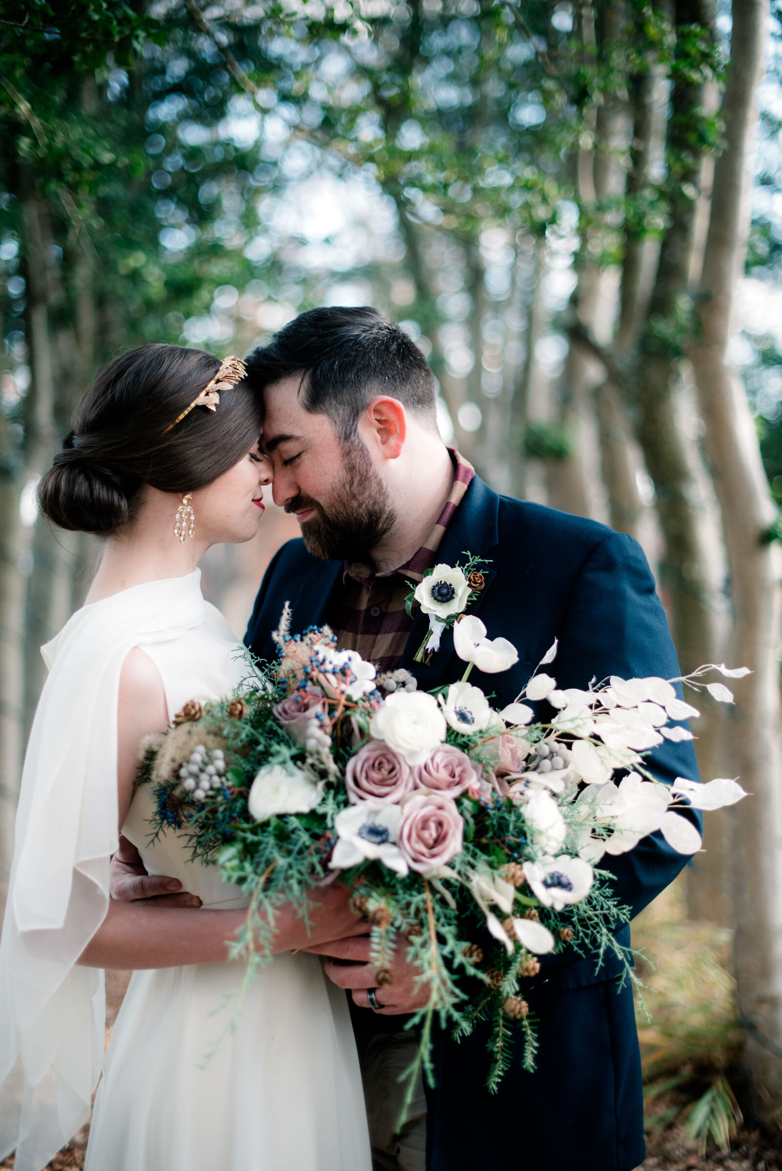 botanica-louisville wedding florist-winter wedding-winter bouquet-yew dell gardens wedding.jpg