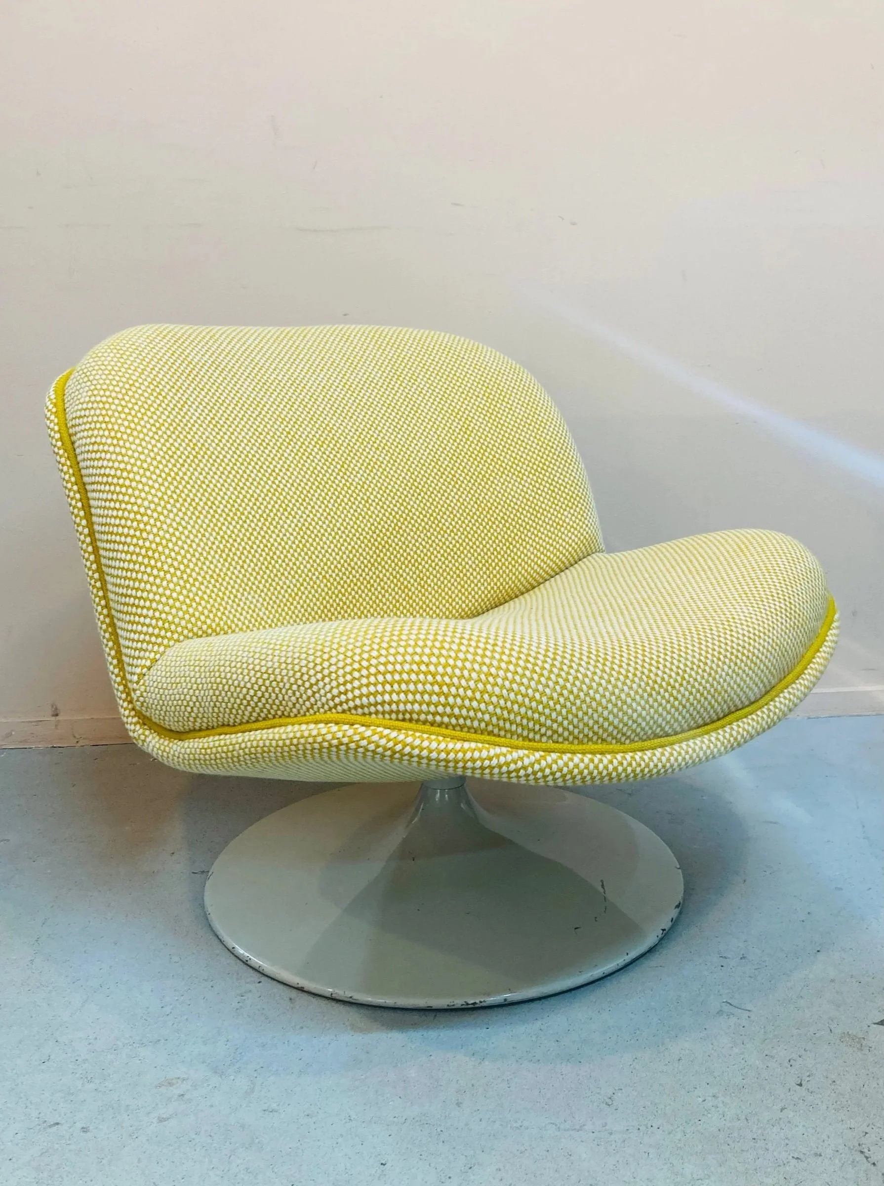 Artifort Geoffrey Harcourt draaifauteuil 