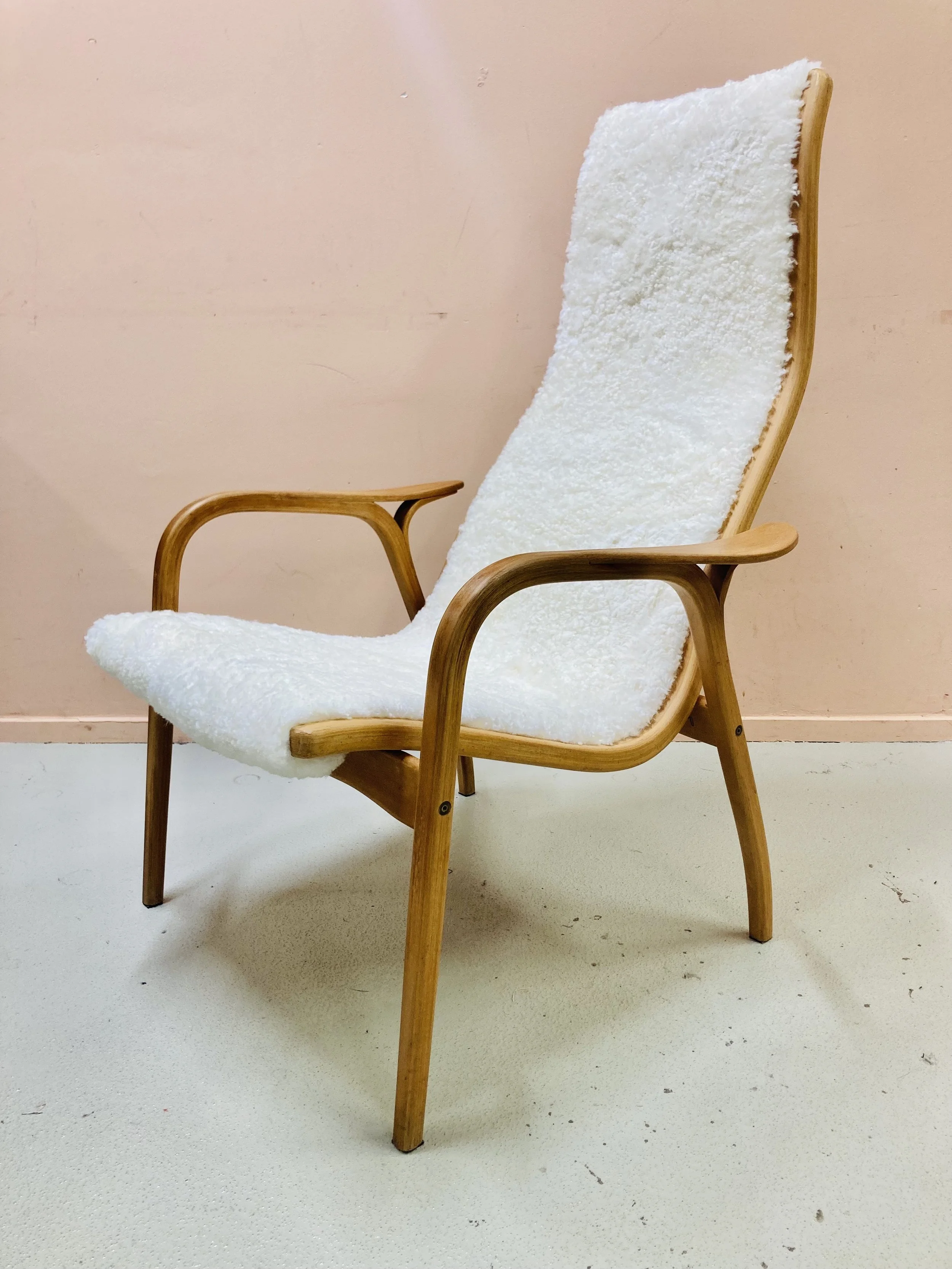 Lamino Ekström fauteuil met schapenvacht
