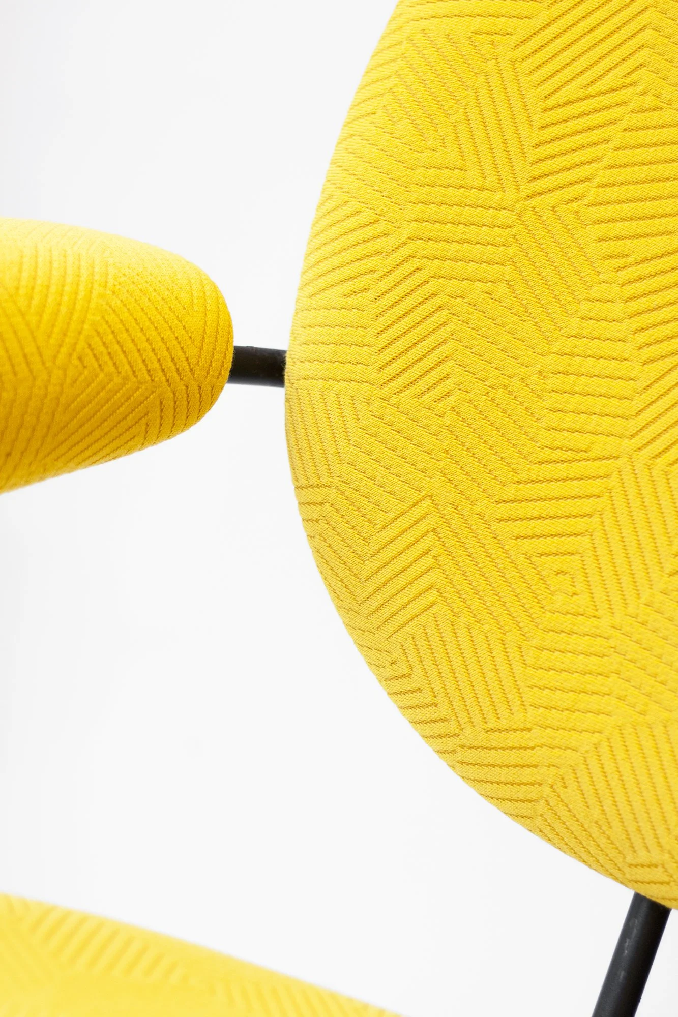 Razzle Dazzle Stof op Kembo fauteuil 
