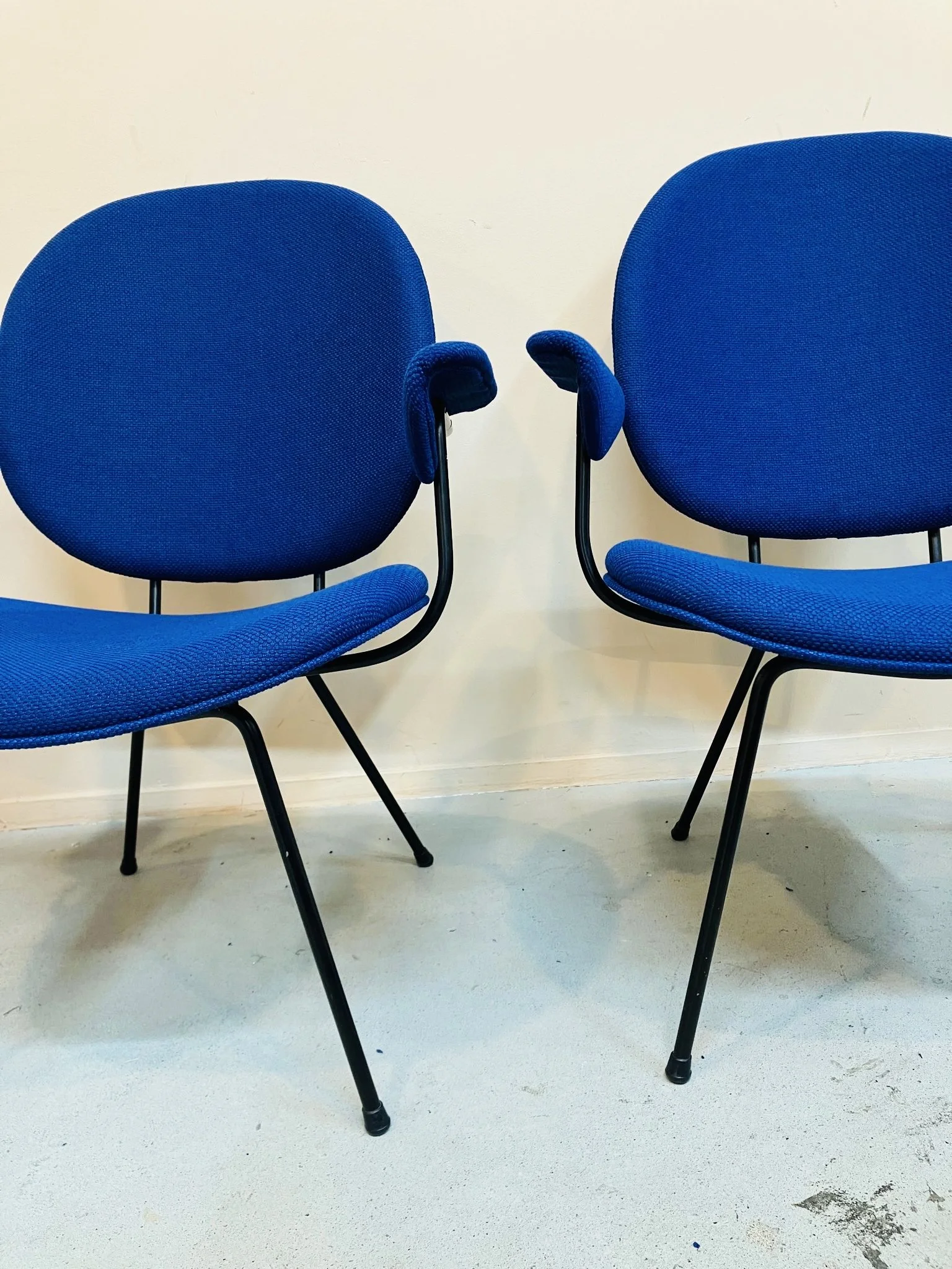 Kembo Chairs 