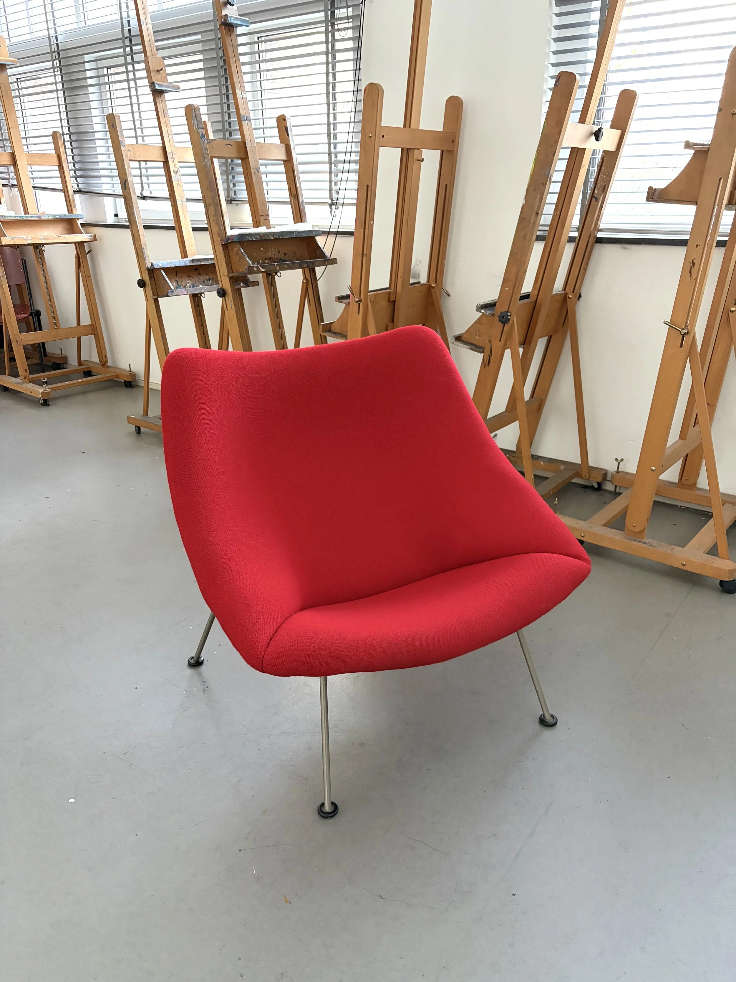 Artifort Oyster chair .jpg