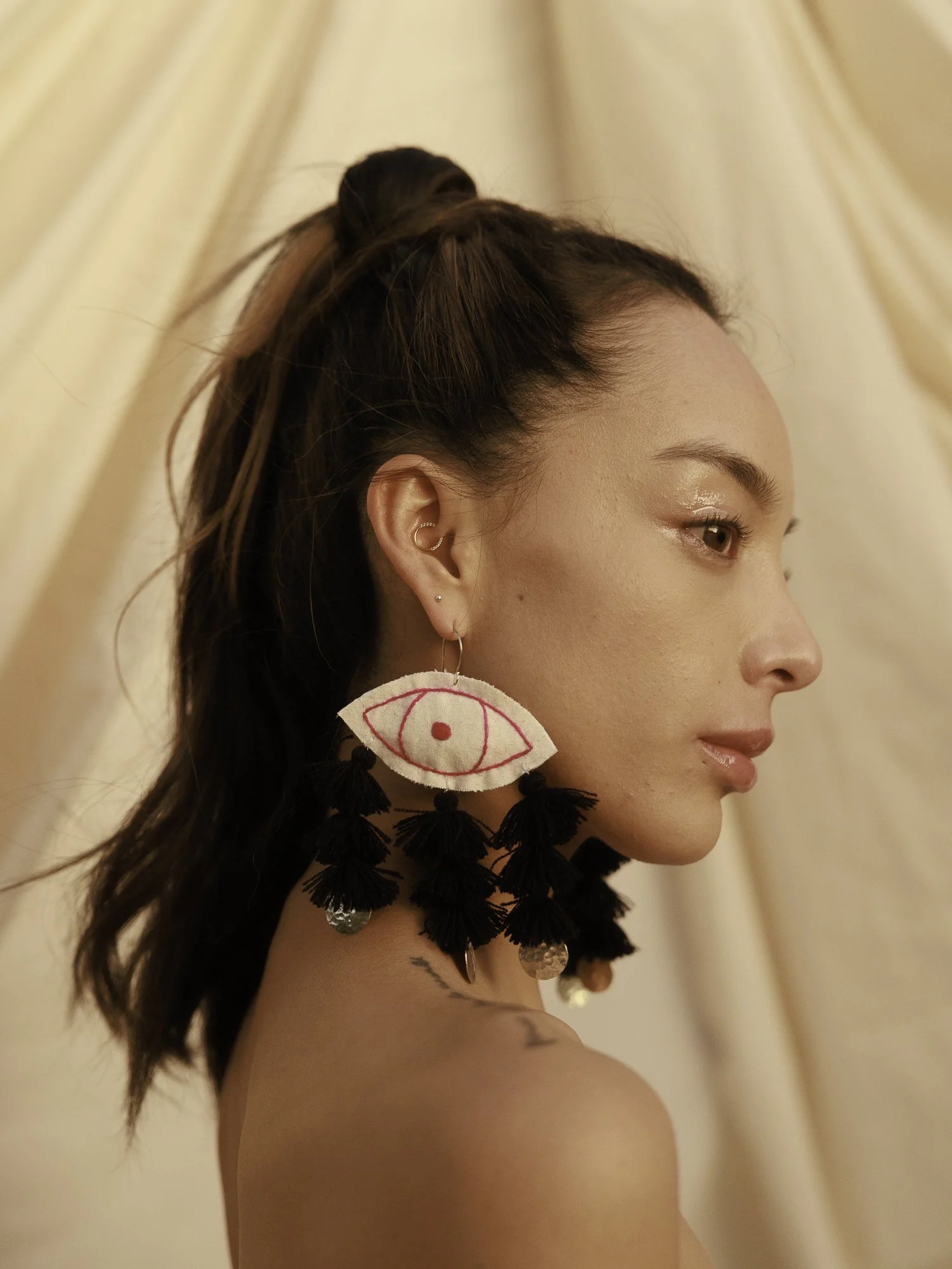 OJOS SHORT EARINGS/ARETES OJOS CORTOS
