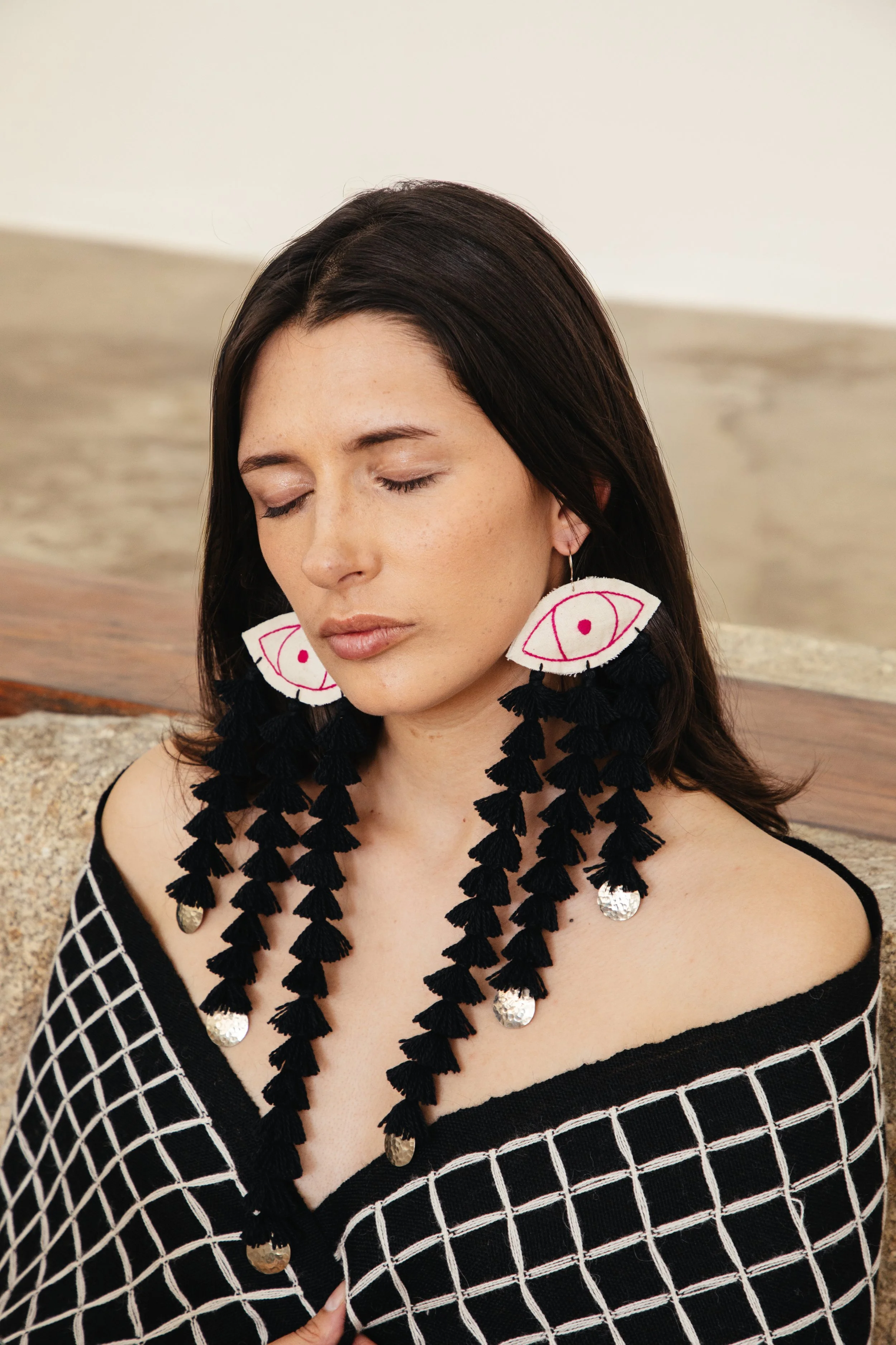 OJOS LONG EARINGS/ARETES OJOS LARGOS