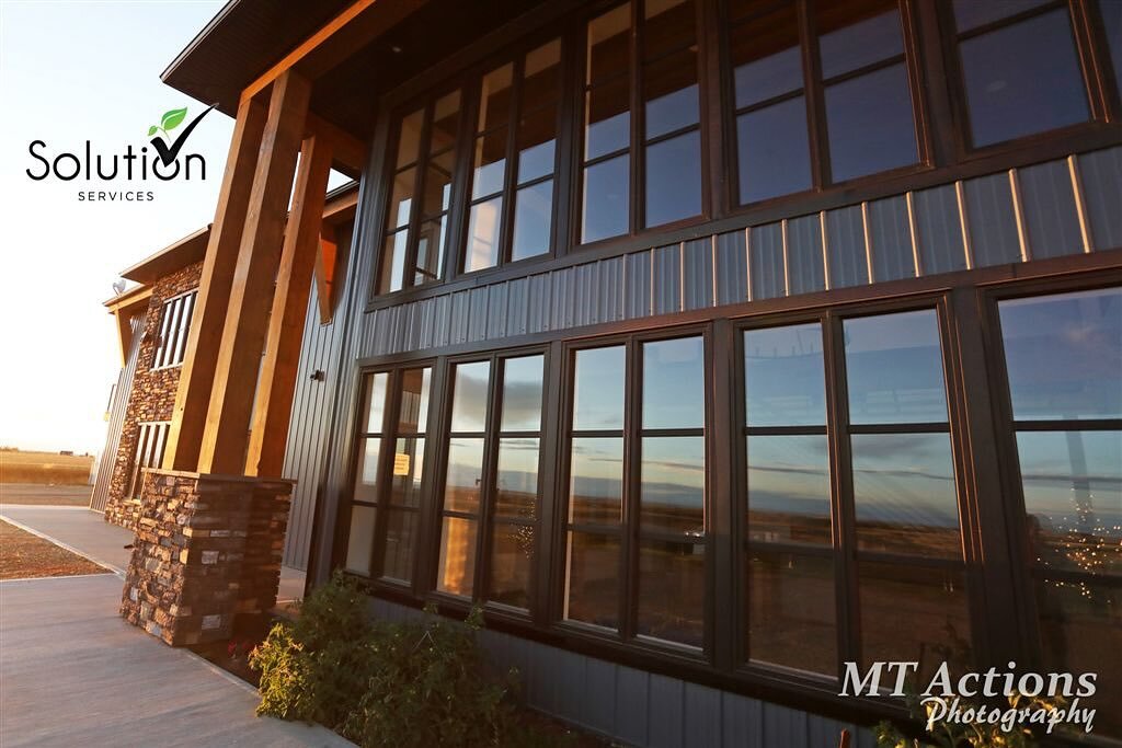 Entrance goals forsure!! @solutionservices_inc 
Those windows 😍 
.
.
.
.
.
#blackrockhomes #custombuild #custombuilder #interiordesign #details #homesweethome #architecture #architecturedesign #designbuild #designlife #grandeprairie #instabuild #gra