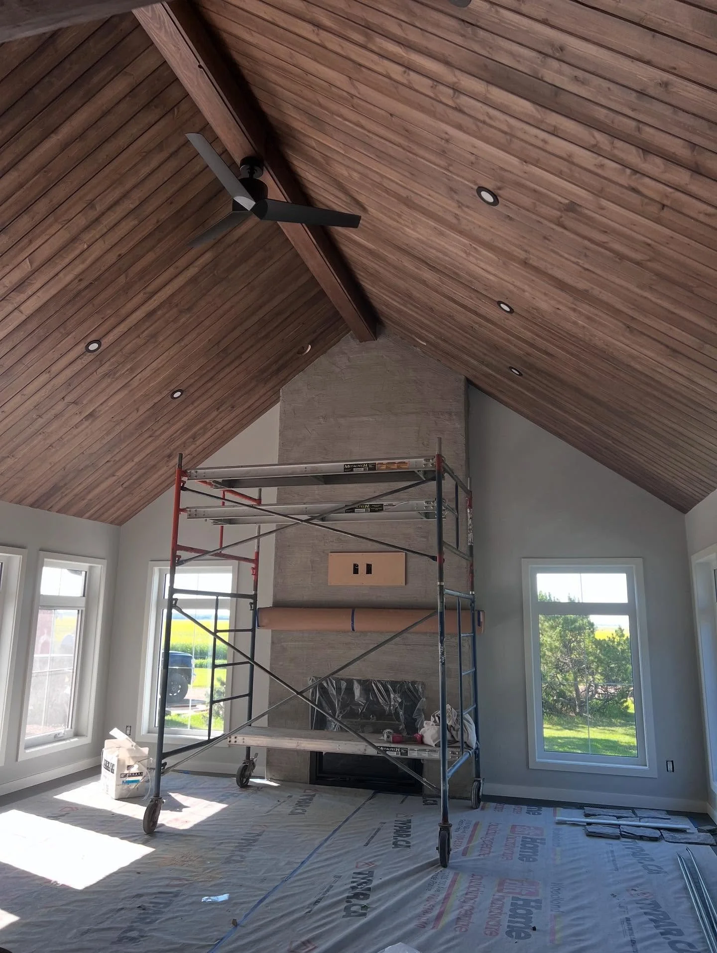 All the finishing details happening!! This fireplace will get its finishing touches starting today🤩 
.
.
#blackrockhomes #home #bright&amp;airy #interior #interior design #interiordesigner #construction #buildersofinsta #grandeprairiecustomhomes  #g