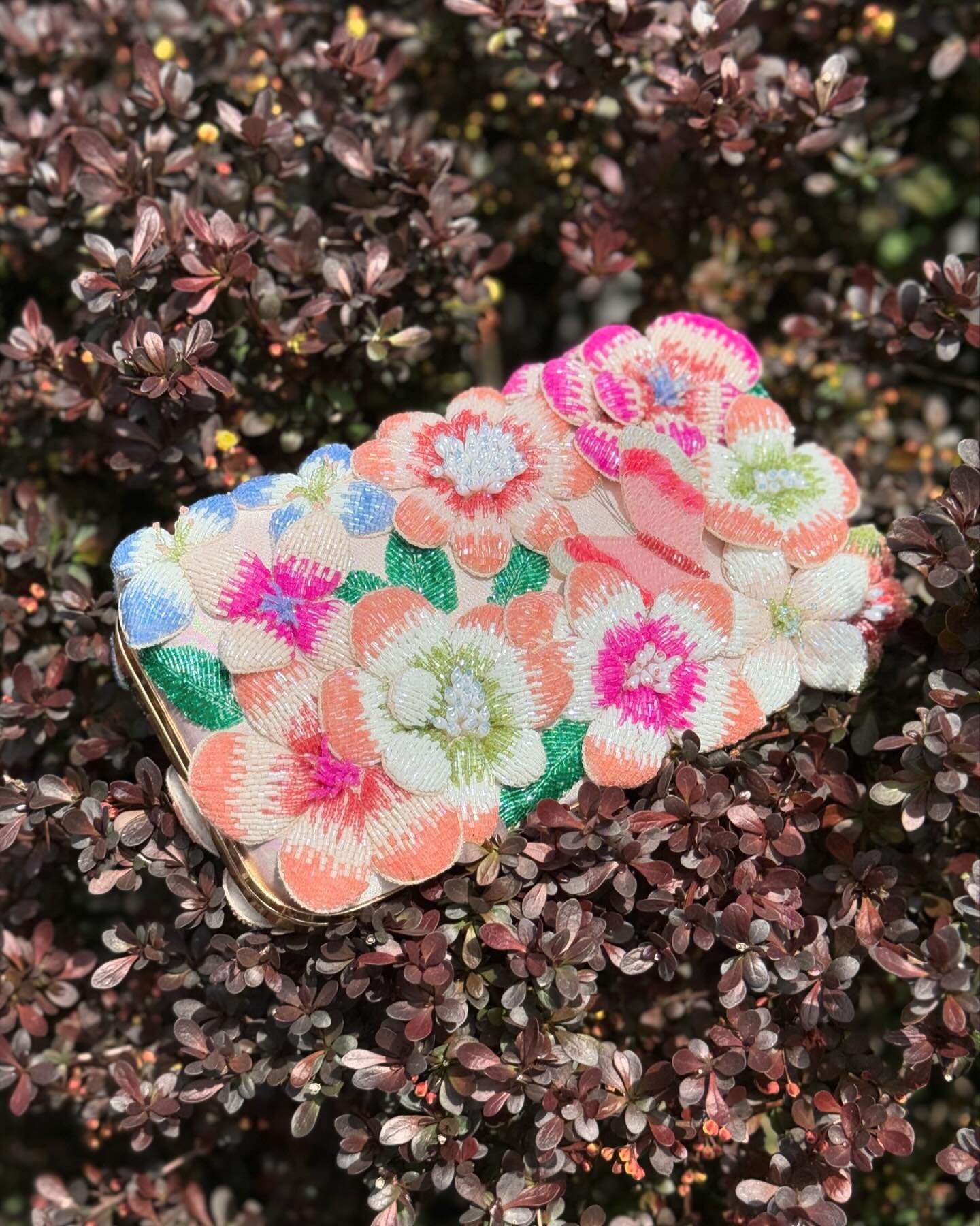 Spring is finally here and so are the cutest clutches from @kellychasecouture 🌸😍 These beaded beauties make the perfect addition to any formal Spring affair so give us a call or visit gabrielles.shop to schedule a time to browse these any many more