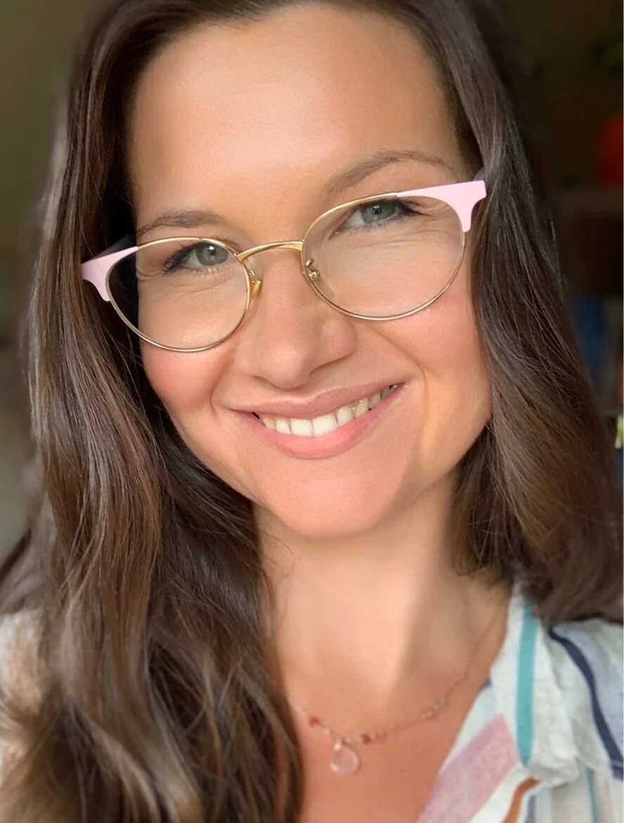 Headshot+with+copper+frame-10.2019.jpg