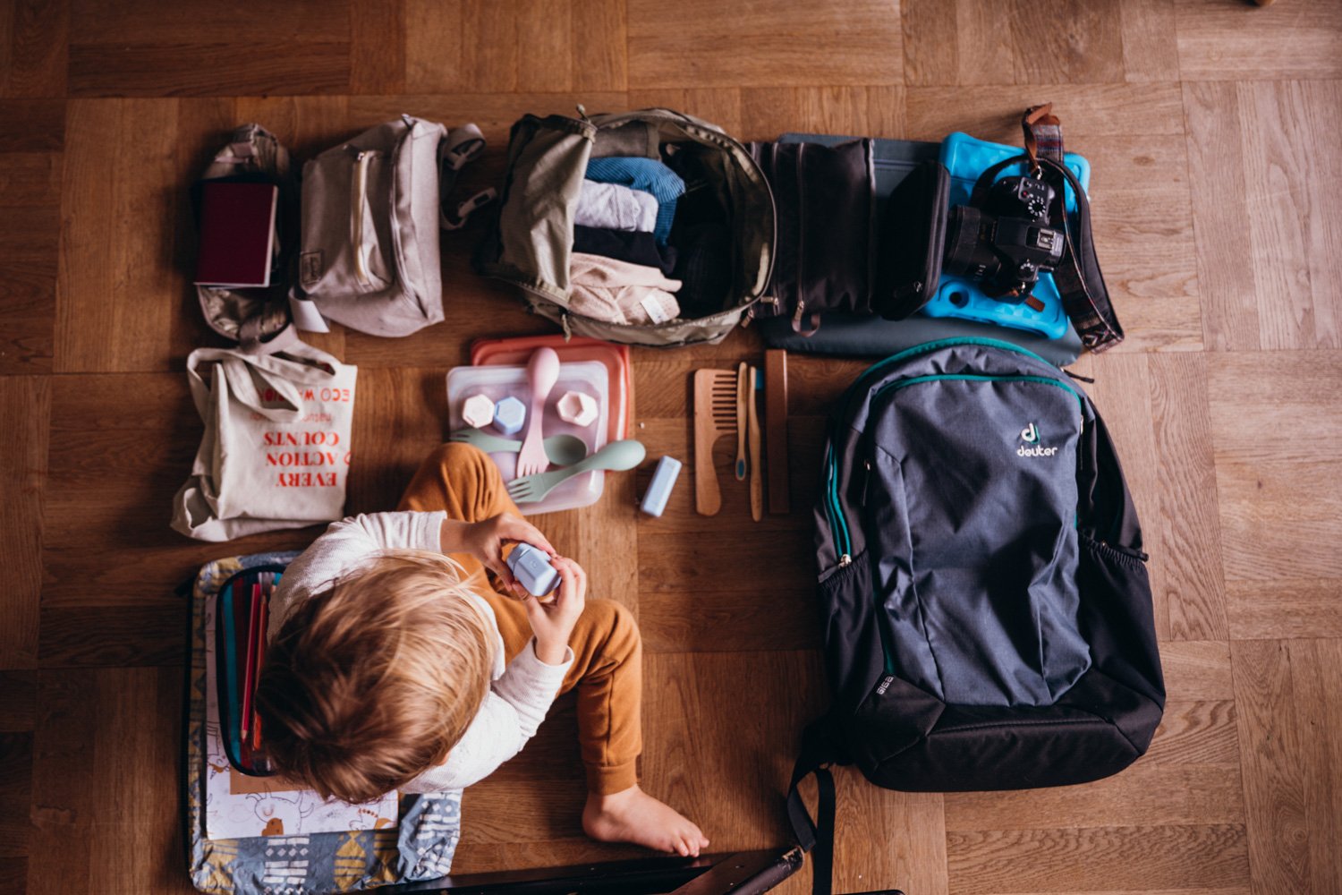 What to pack for a toddler on a plane: Your packing list for flying with a  toddler - The Travel Hack